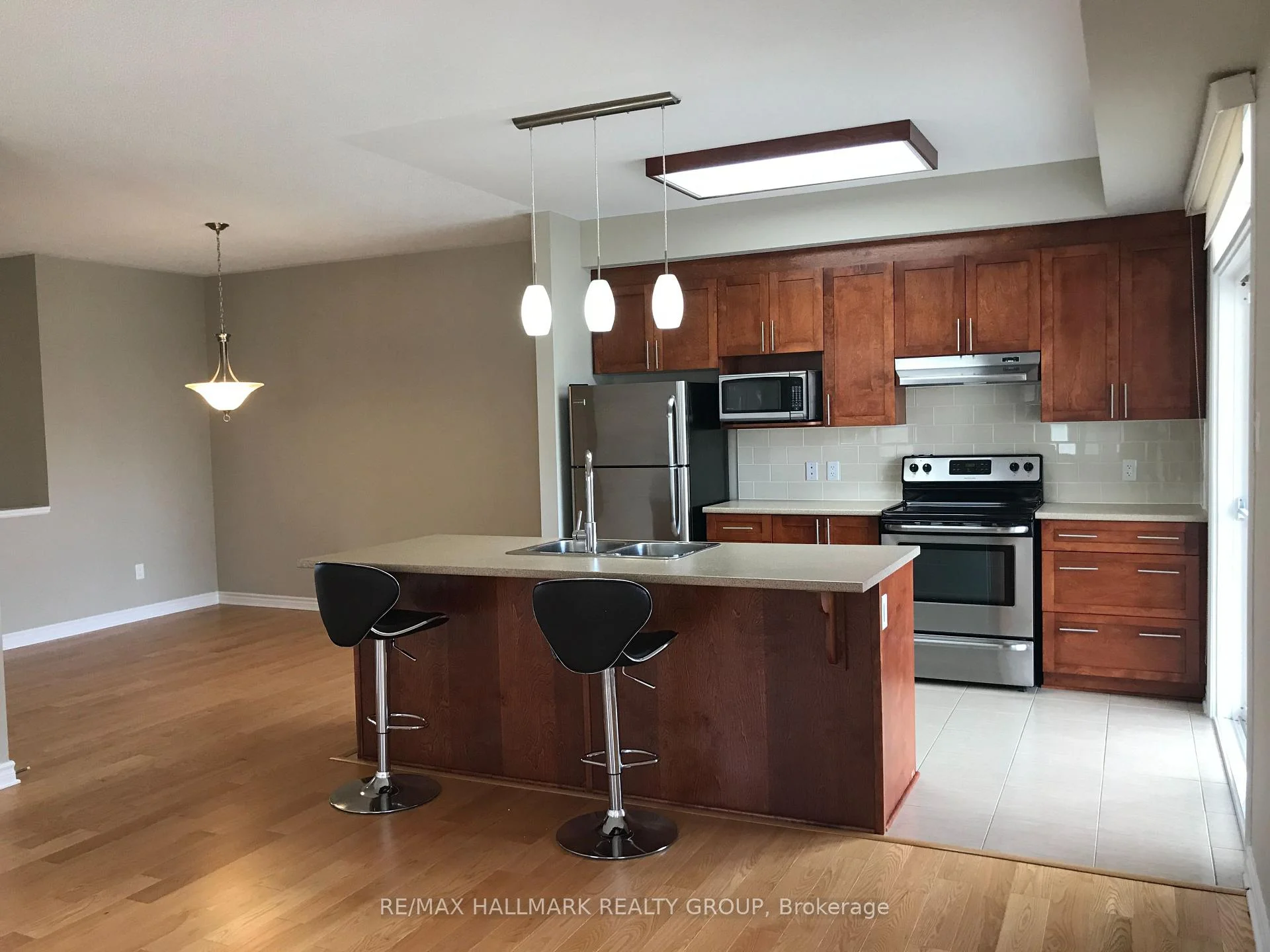 Photo 12 of Unit B, 43 Tayside Private, Ottawa, Barrhaven - Longfields — HOMEH
