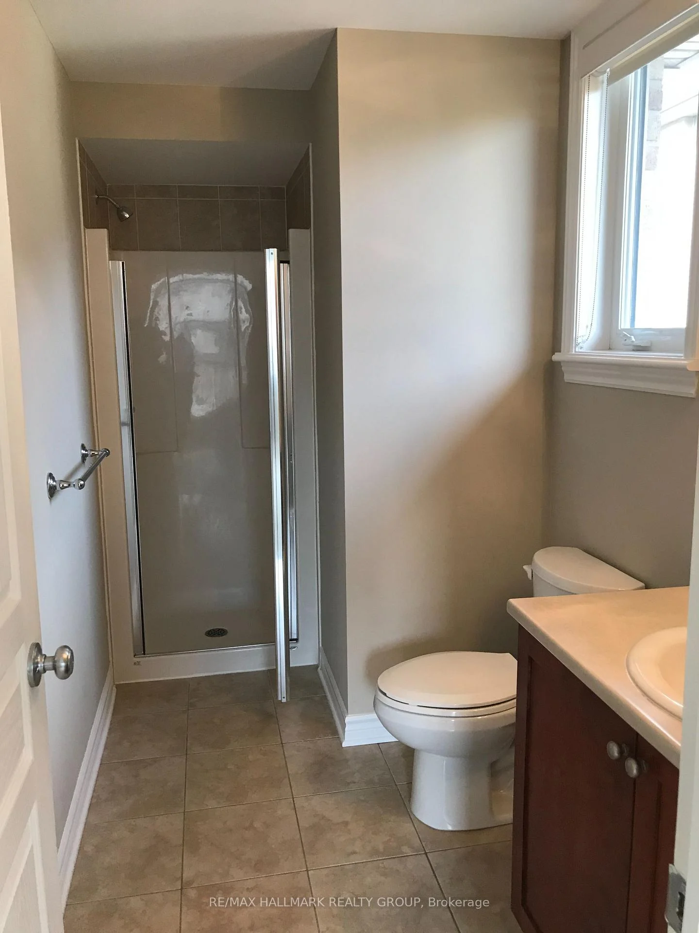 Photo 20 of Unit B, 43 Tayside Private, Ottawa, Barrhaven - Longfields — HOMEH