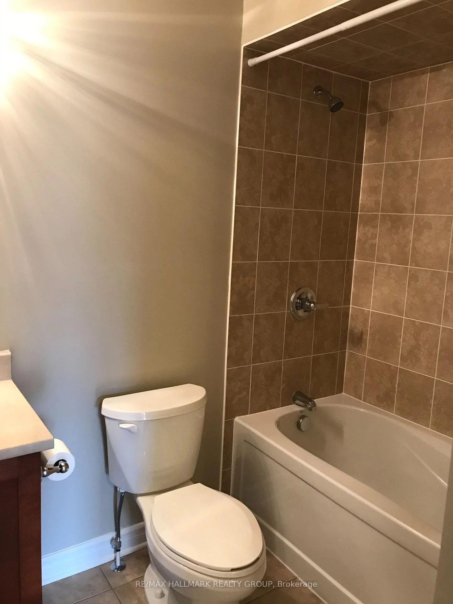 Photo 24 of Unit B, 43 Tayside Private, Ottawa, Barrhaven - Longfields — HOMEH