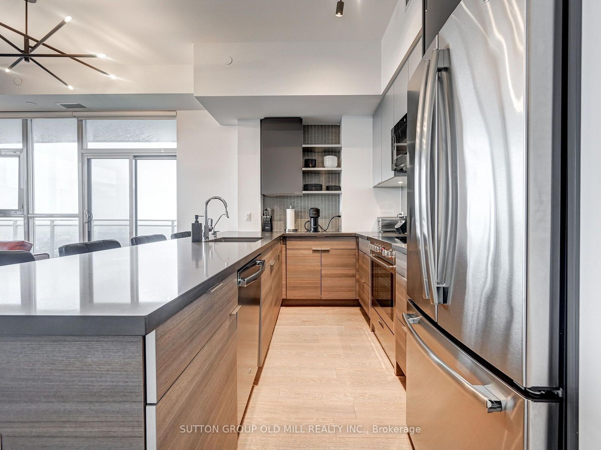 Photo 5 of Unit Lph3704, 33 Shorebreeze Drive, Etobicoke, Mimico — HOMEH