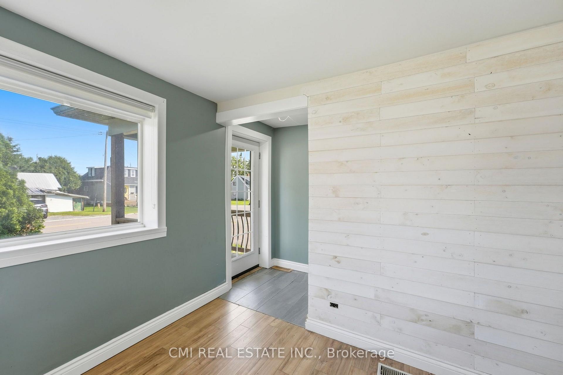 Photo 3 of 355 Joffre Avenue, Renfrew, Renfrew — HOMEH