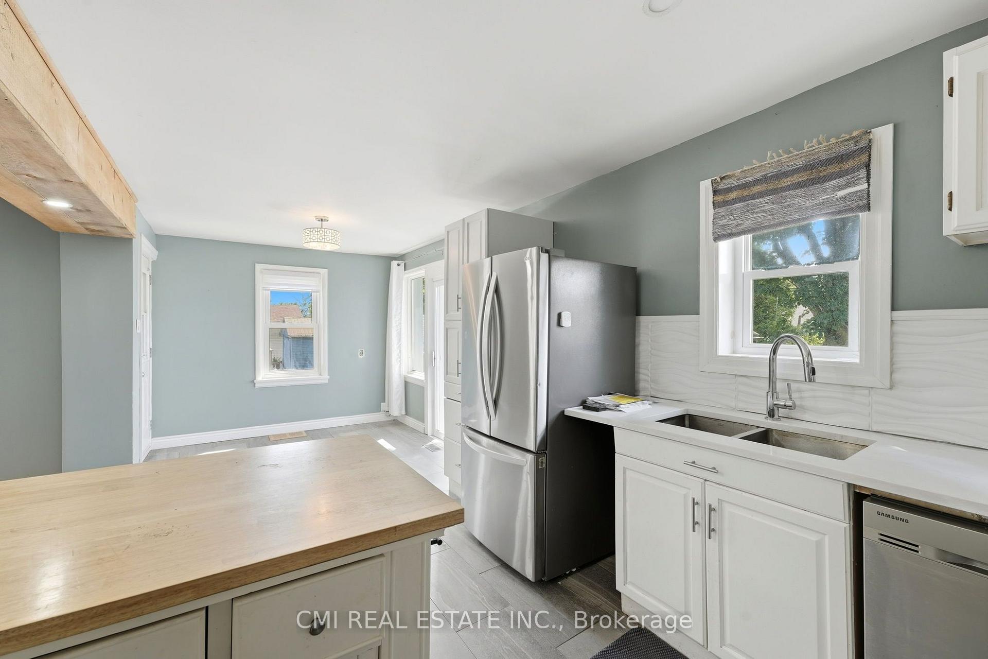 Photo 9 of 355 Joffre Avenue, Renfrew, Renfrew — HOMEH