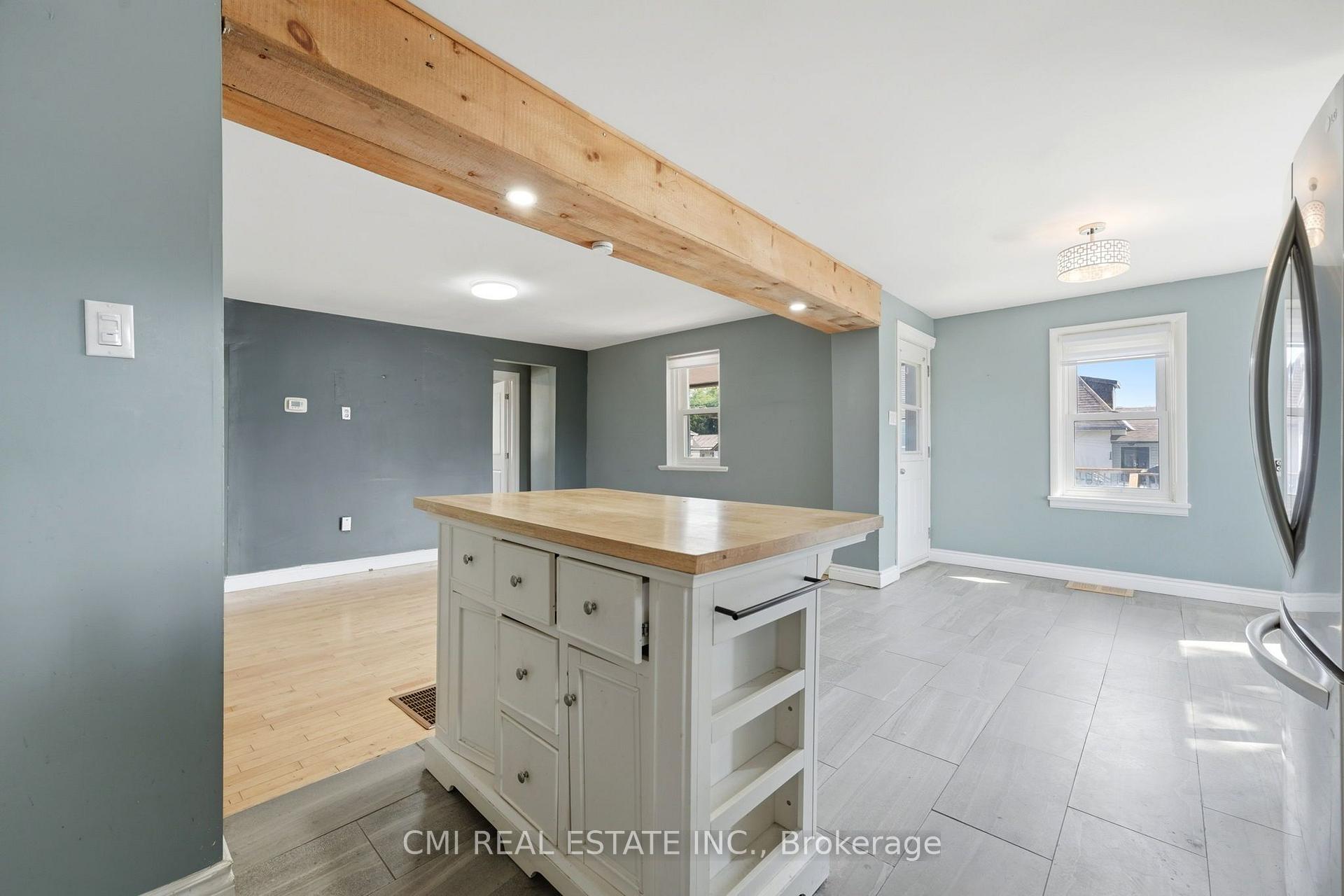 Photo 10 of 355 Joffre Avenue, Renfrew, Renfrew — HOMEH