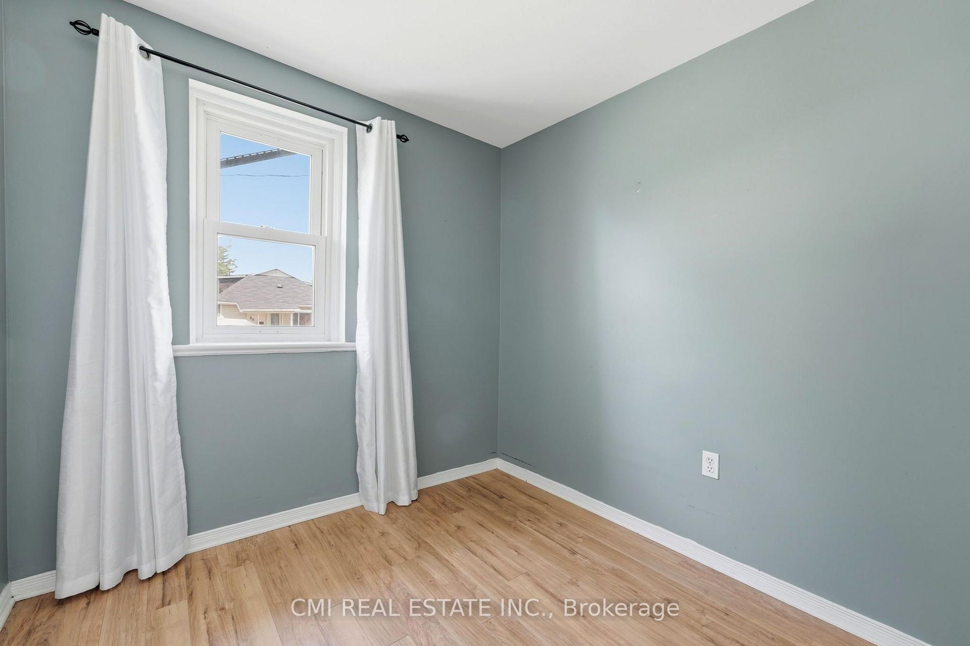 Photo 12 of 355 Joffre Avenue, Renfrew, Renfrew — HOMEH