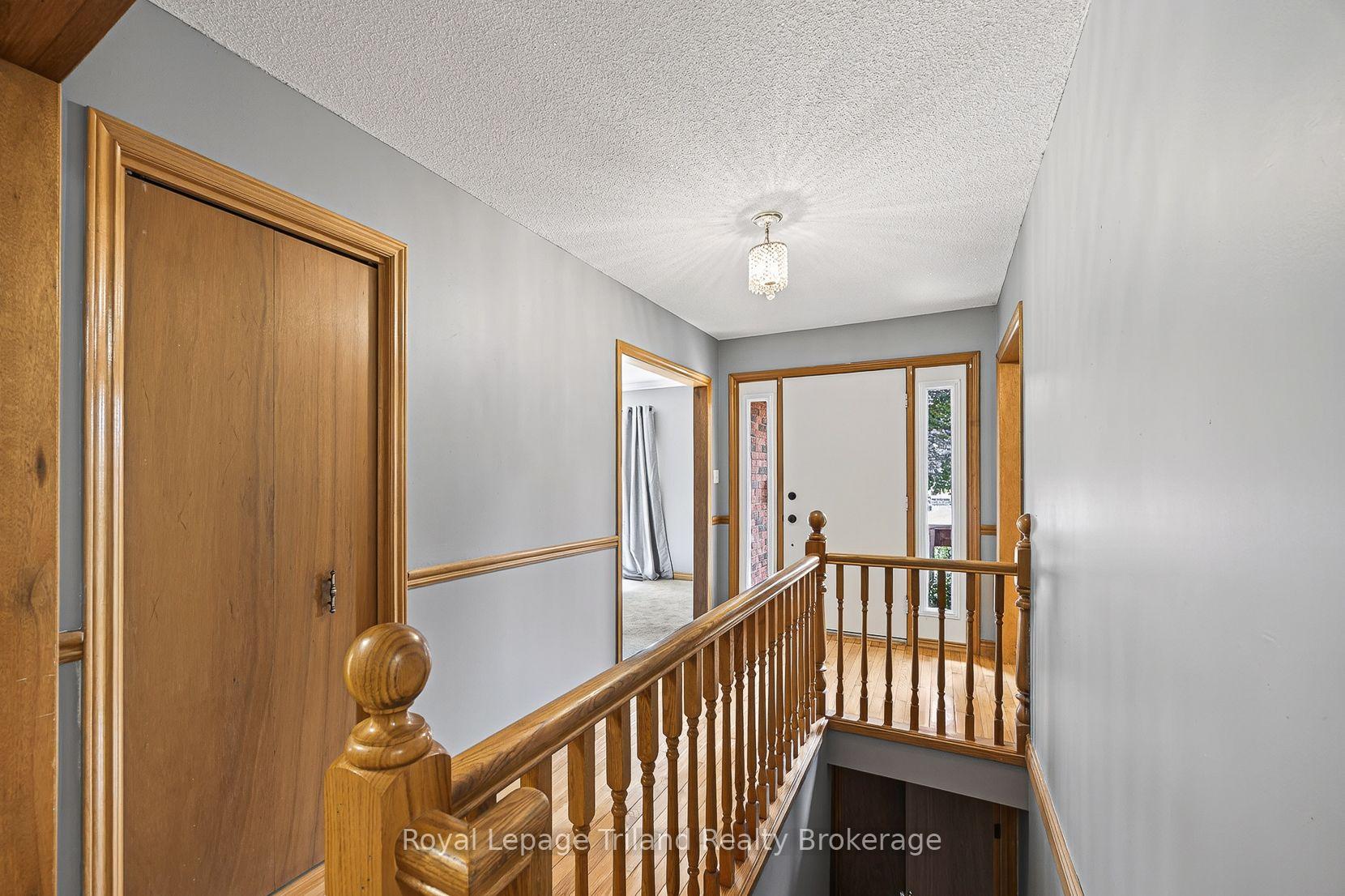 Photo 6 of 39 Clear Valley Drive, Tillsonburg — HOMEH