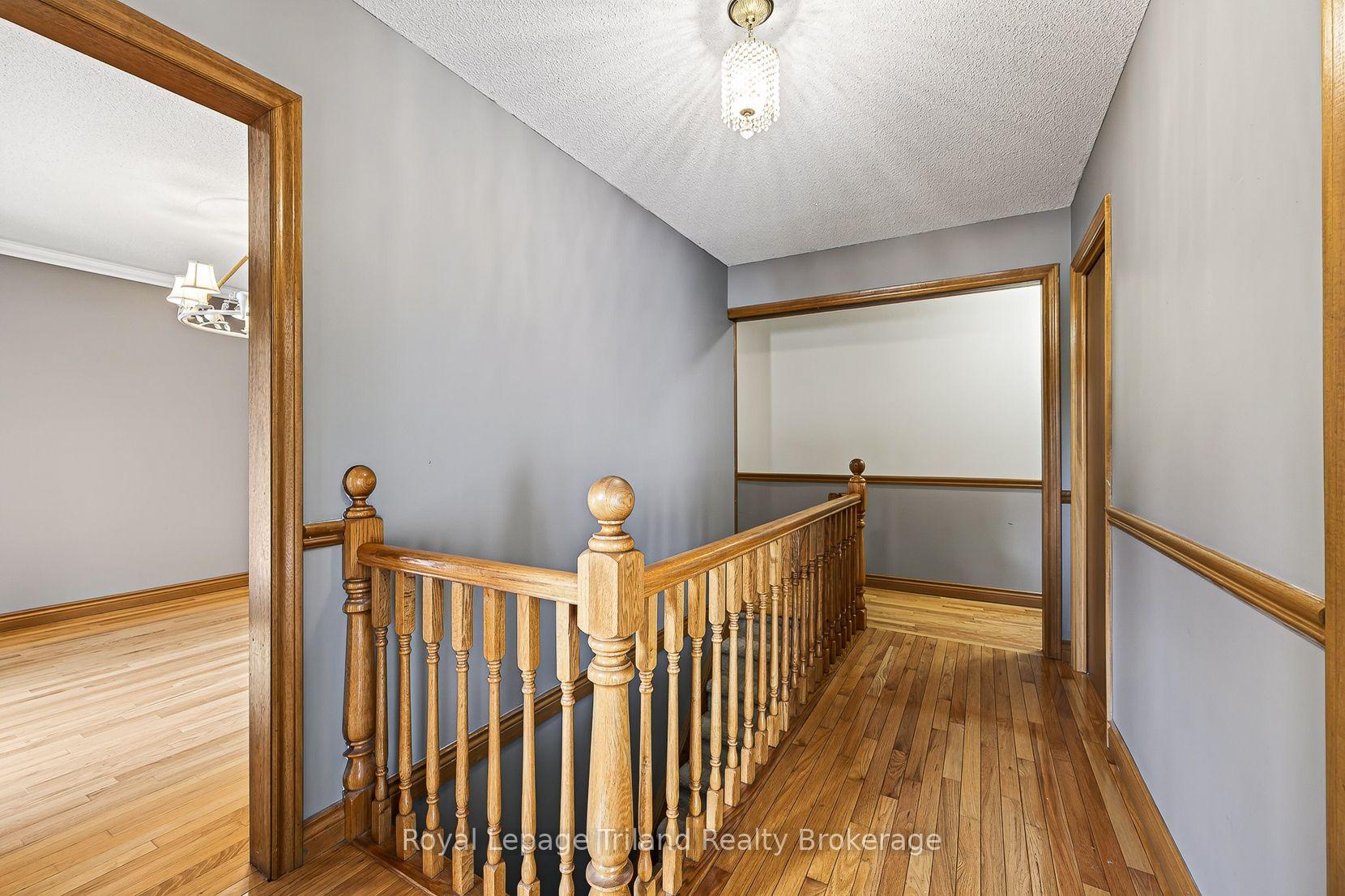 Photo 7 of 39 Clear Valley Drive, Tillsonburg — HOMEH