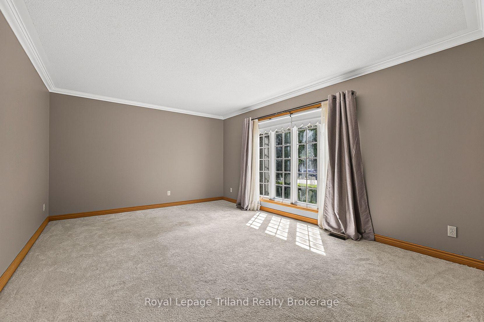 Photo 10 of 39 Clear Valley Drive, Tillsonburg — HOMEH