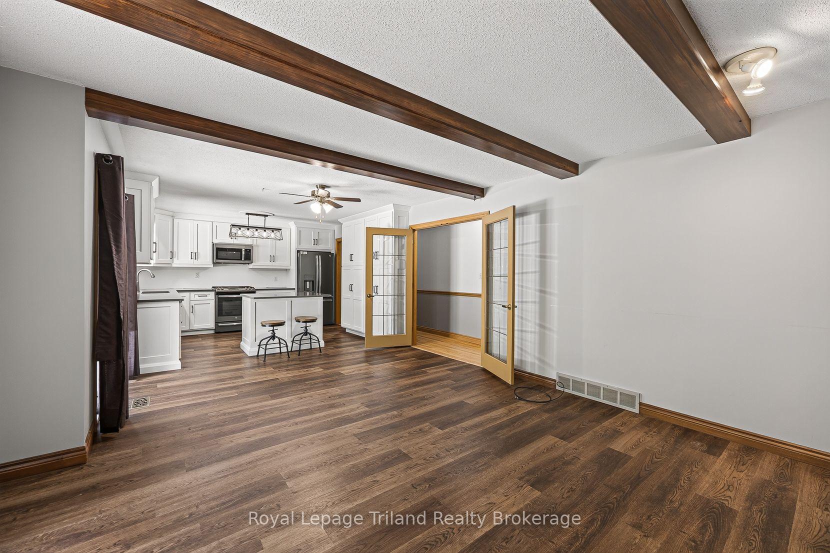 Photo 16 of 39 Clear Valley Drive, Tillsonburg — HOMEH
