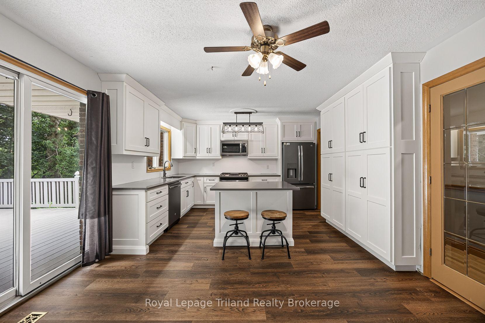 Photo 17 of 39 Clear Valley Drive, Tillsonburg — HOMEH