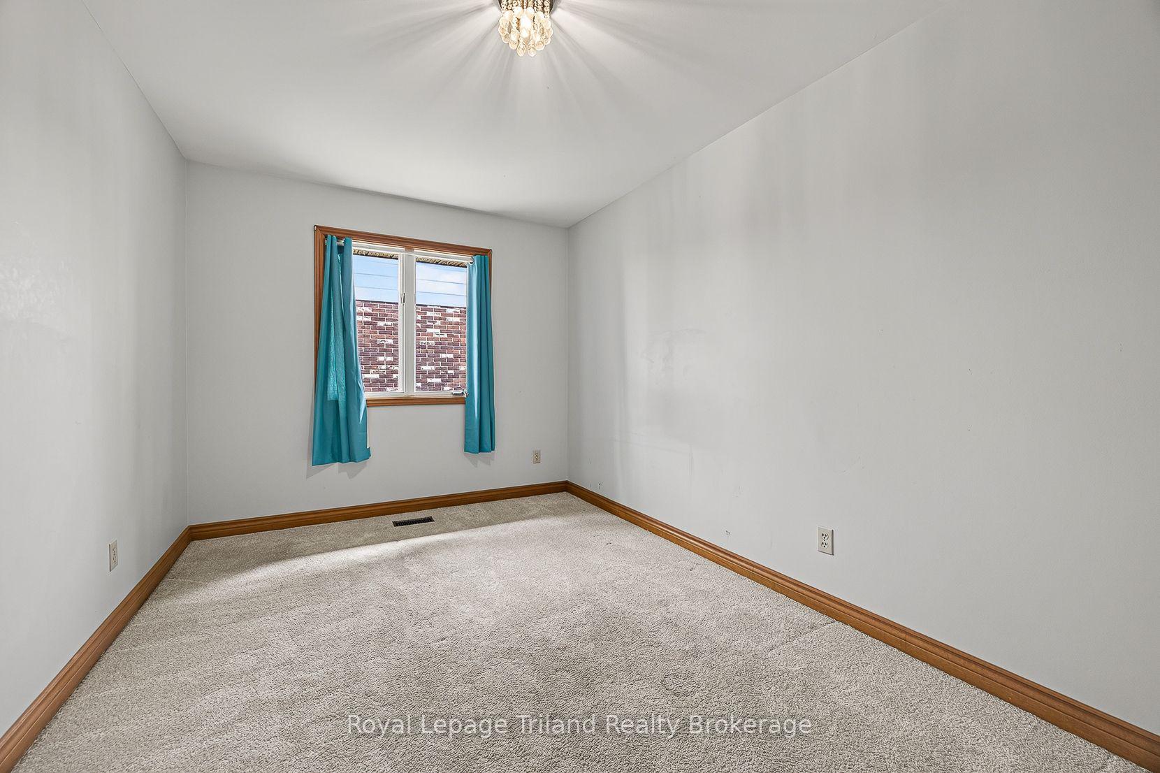 Photo 27 of 39 Clear Valley Drive, Tillsonburg — HOMEH