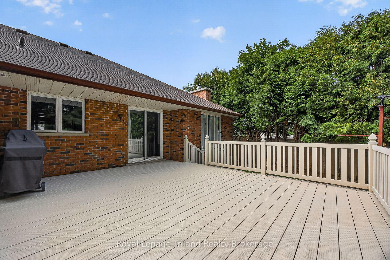 Photo 40 of 39 Clear Valley Drive, Tillsonburg — HOMEH