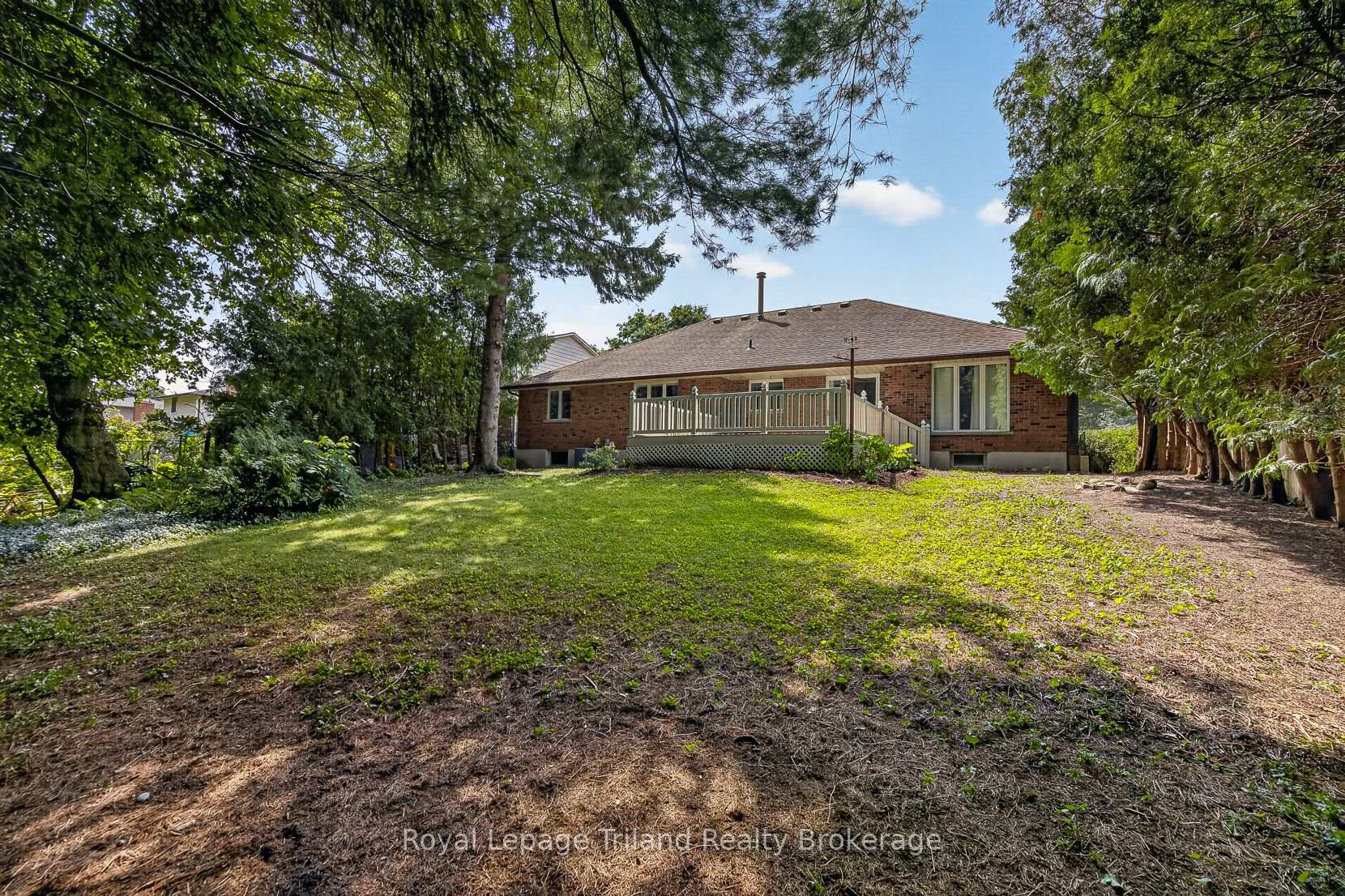Photo 44 of 39 Clear Valley Drive, Tillsonburg — HOMEH