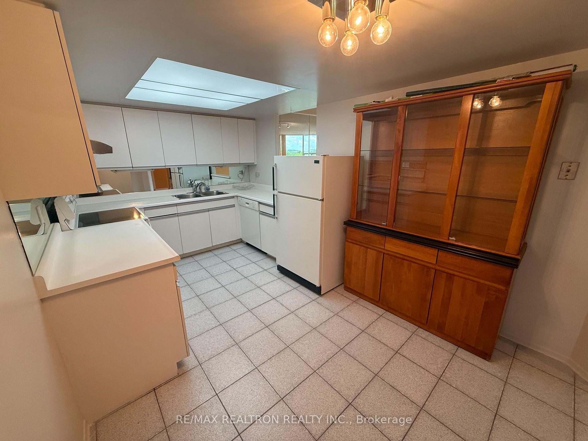 Photo 8 of Unit 705, 20 Baif Boulevard, Richmond Hill, North Richvale — HOMEH