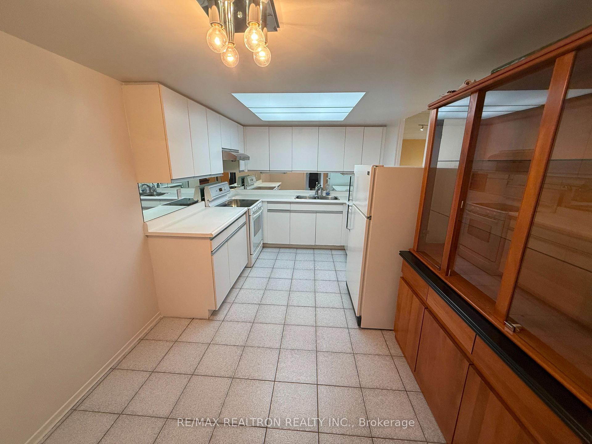 Photo 9 of Unit 705, 20 Baif Boulevard, Richmond Hill, North Richvale — HOMEH