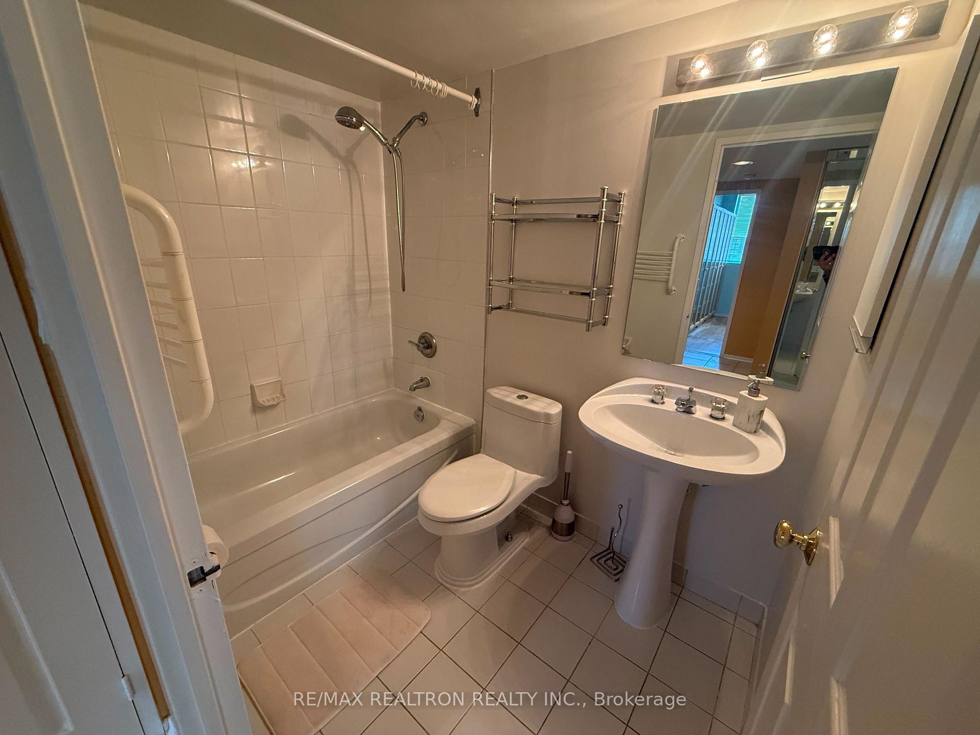 Photo 15 of Unit 705, 20 Baif Boulevard, Richmond Hill, North Richvale — HOMEH