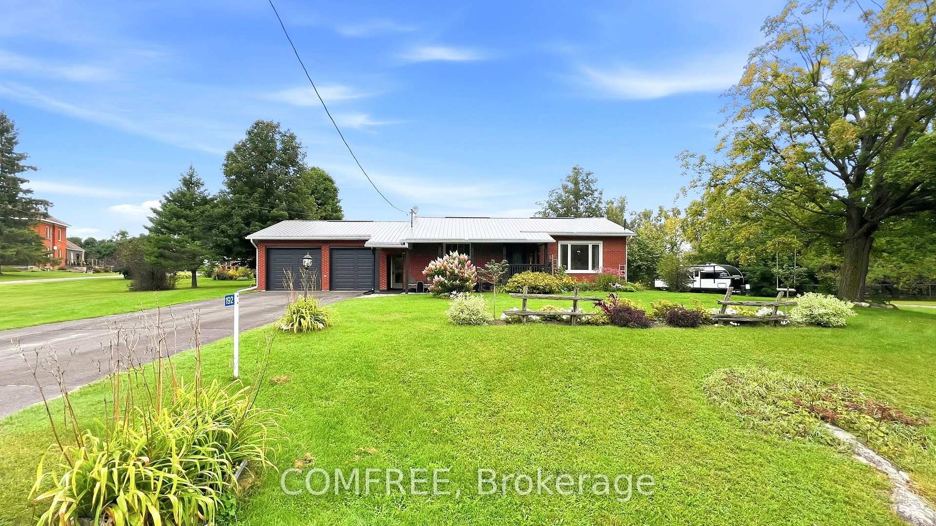 Photo 1 of 192 Clarchris Road, Tay Valley, Bathurst/Burgess & Sherbrooke (Bathurst) Twp — HOMEH