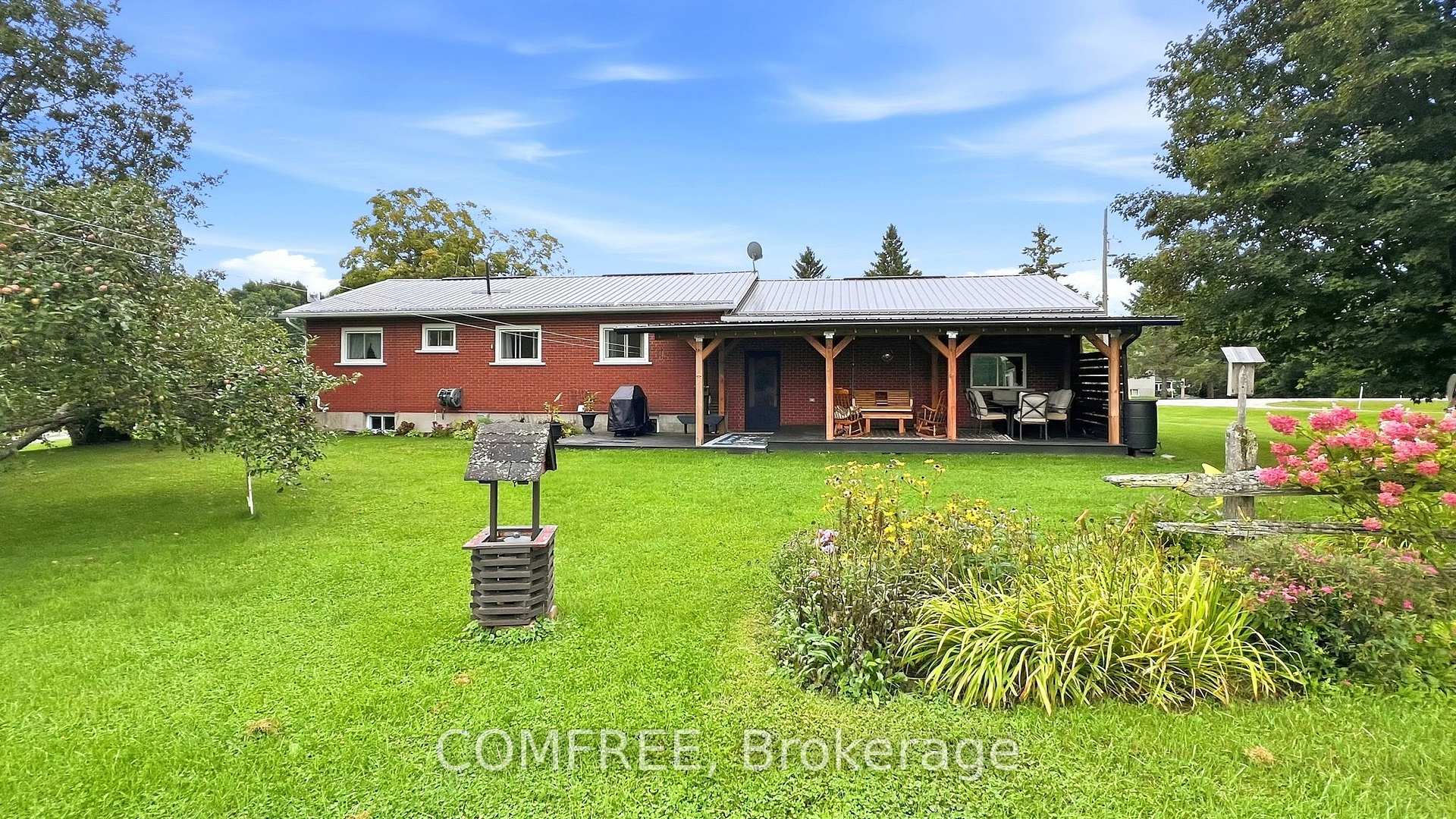 Photo 2 of 192 Clarchris Road, Tay Valley, Bathurst/Burgess & Sherbrooke (Bathurst) Twp — HOMEH