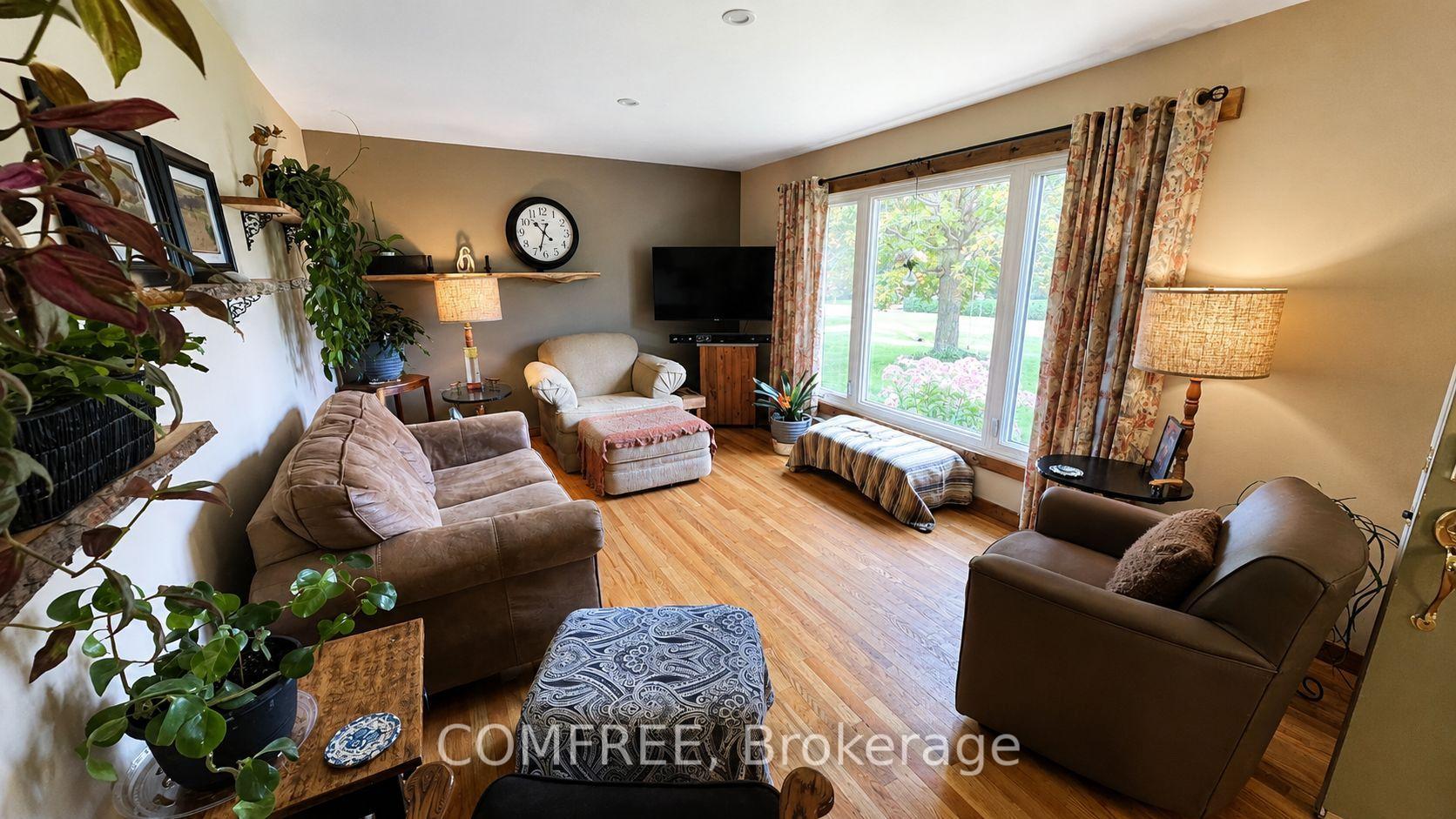 Photo 3 of 192 Clarchris Road, Tay Valley, Bathurst/Burgess & Sherbrooke (Bathurst) Twp — HOMEH