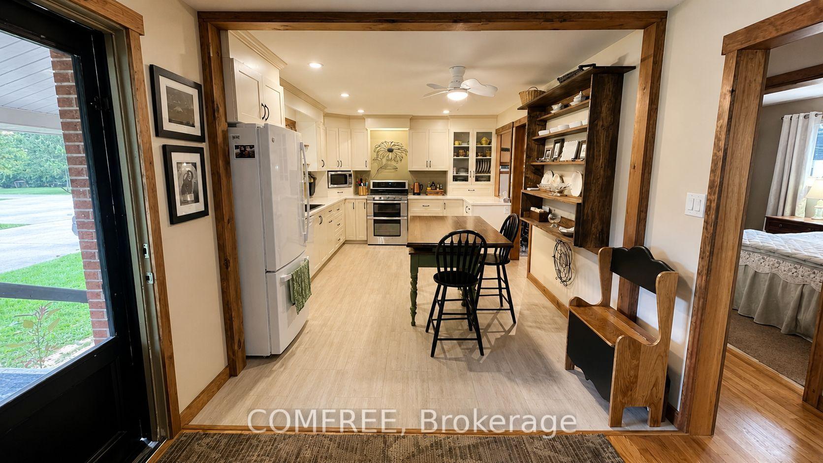 Photo 4 of 192 Clarchris Road, Tay Valley, Bathurst/Burgess & Sherbrooke (Bathurst) Twp — HOMEH