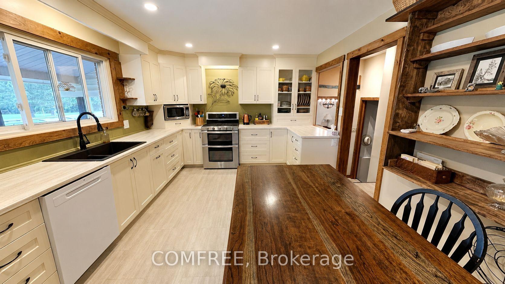 Photo 5 of 192 Clarchris Road, Tay Valley, Bathurst/Burgess & Sherbrooke (Bathurst) Twp — HOMEH