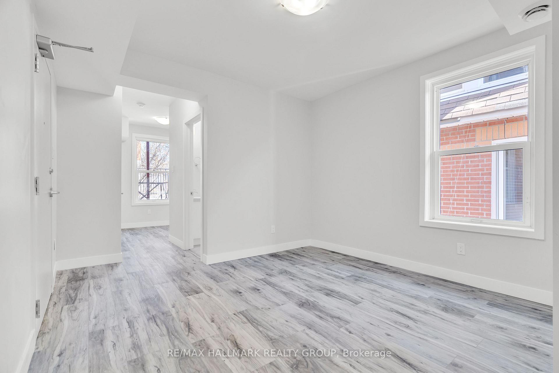 Photo 6 of Unit 3, 261 Somerset Street E, Ottawa, Ottawa Centre — HOMEH