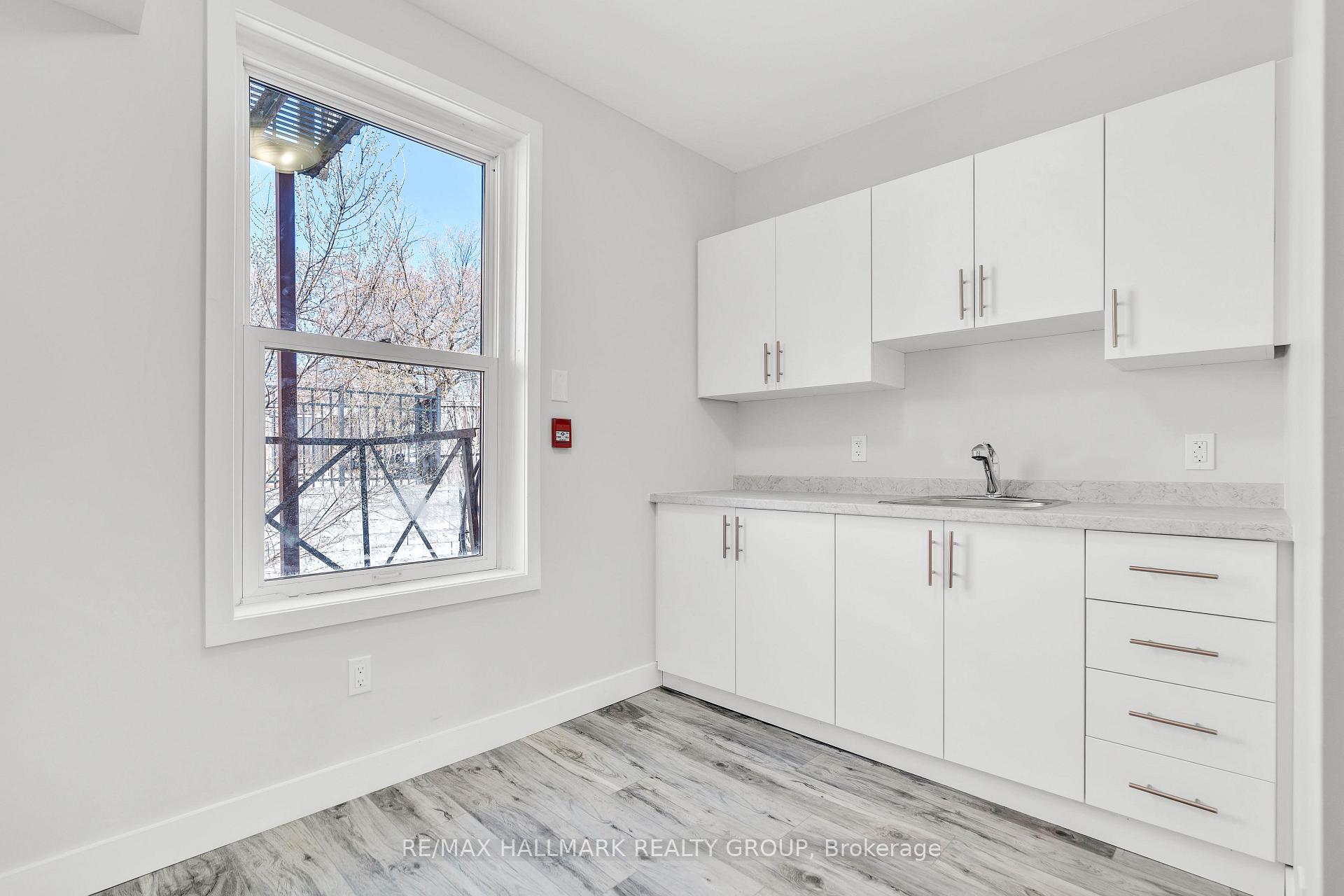 Photo 10 of Unit 3, 261 Somerset Street E, Ottawa, Ottawa Centre — HOMEH