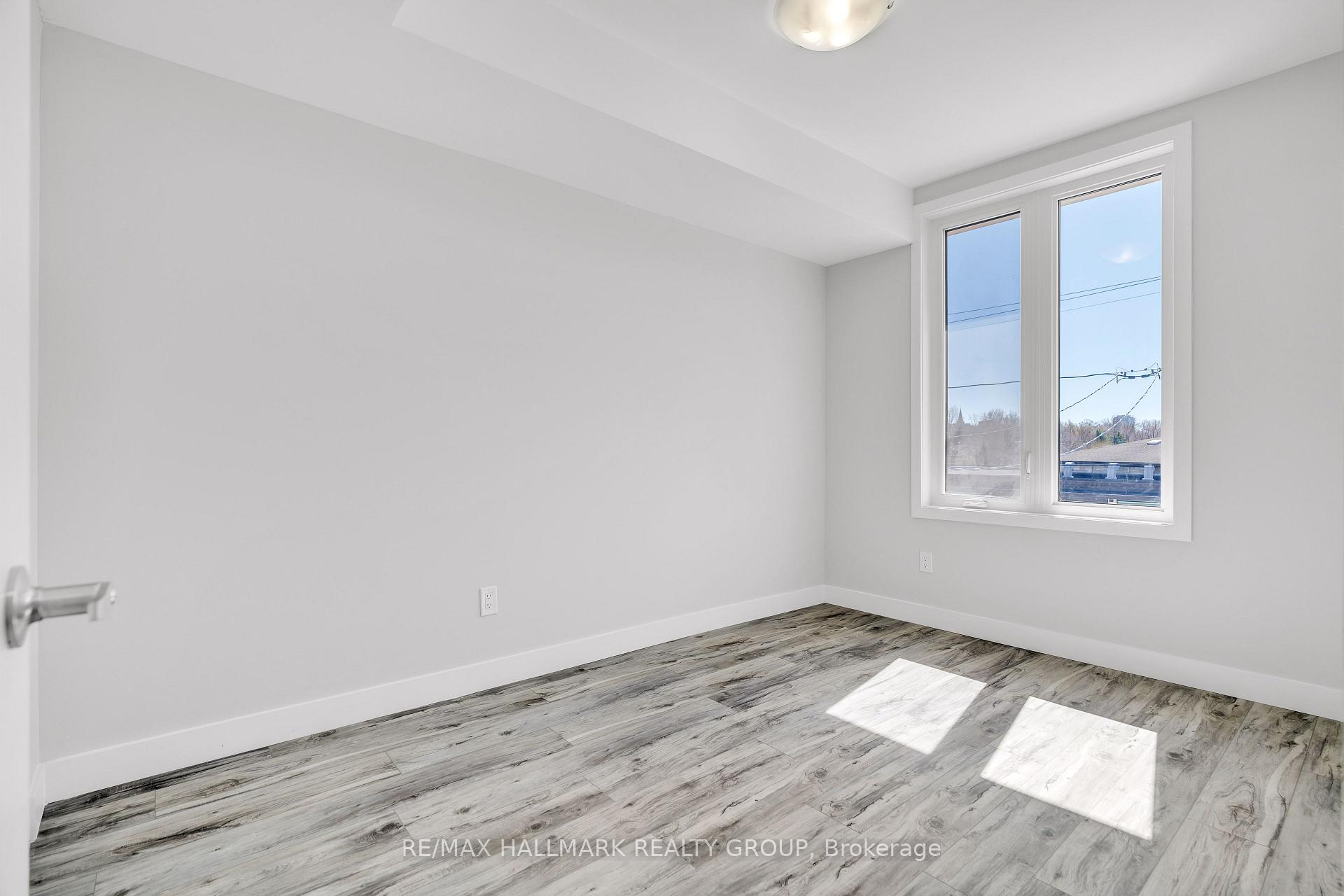 Photo 12 of Unit 3, 261 Somerset Street E, Ottawa, Ottawa Centre — HOMEH