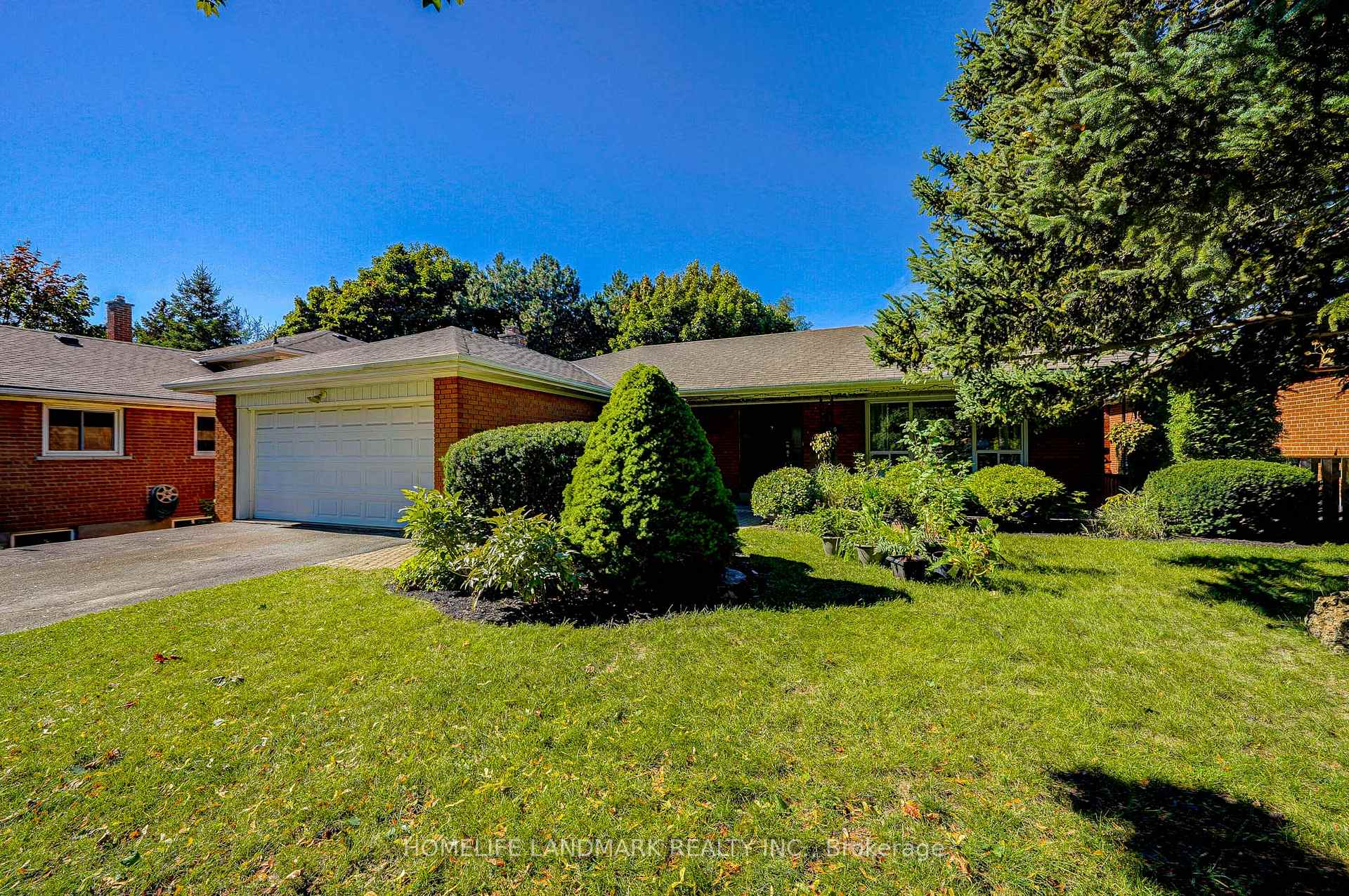 Photo 2 of 20 Goodview Road, North York, Don Valley Village — HOMEH