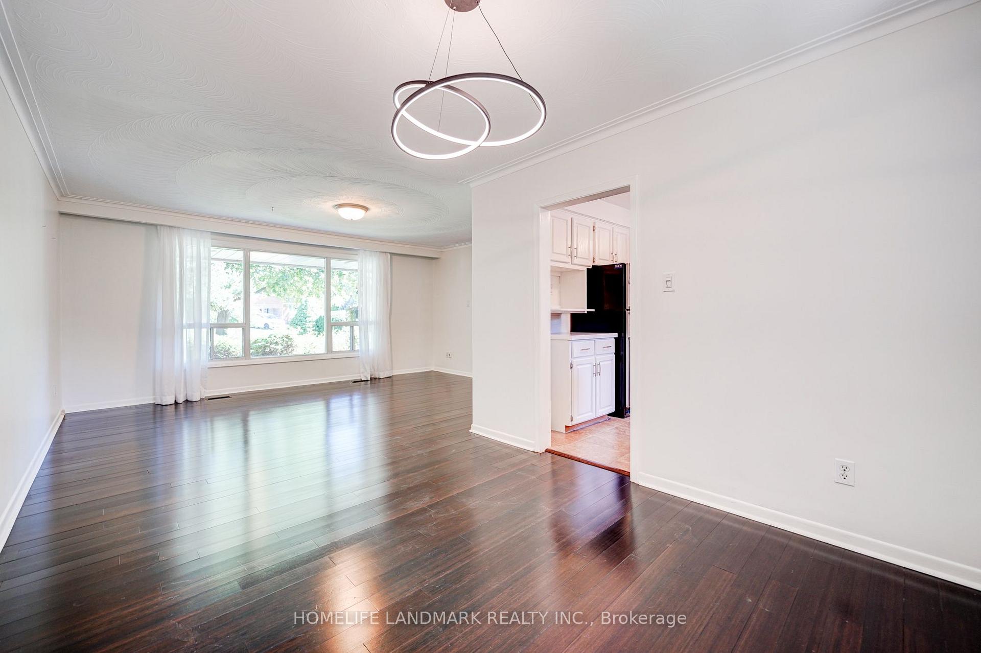 Photo 11 of 20 Goodview Road, North York, Don Valley Village — HOMEH