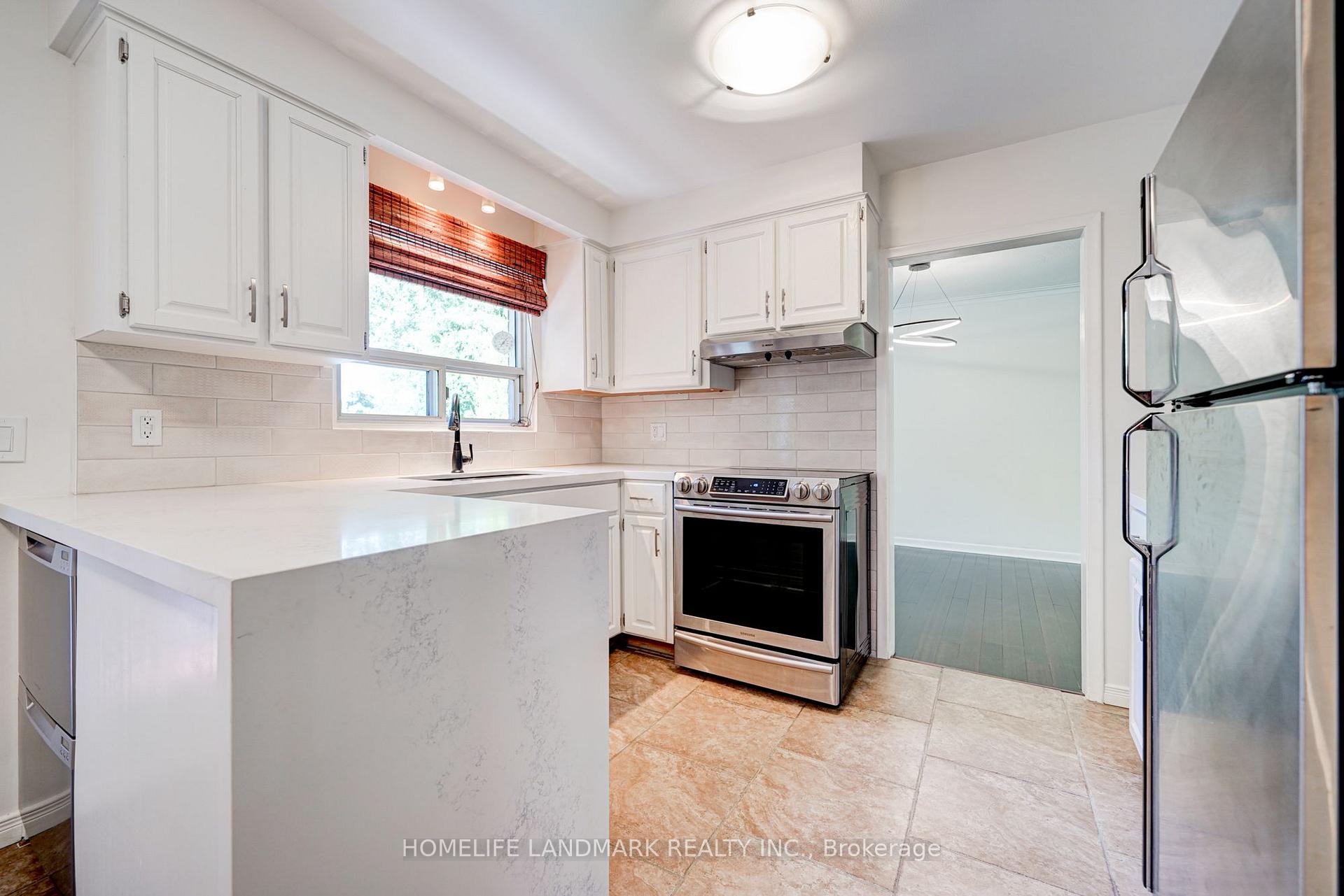 Photo 15 of 20 Goodview Road, North York, Don Valley Village — HOMEH