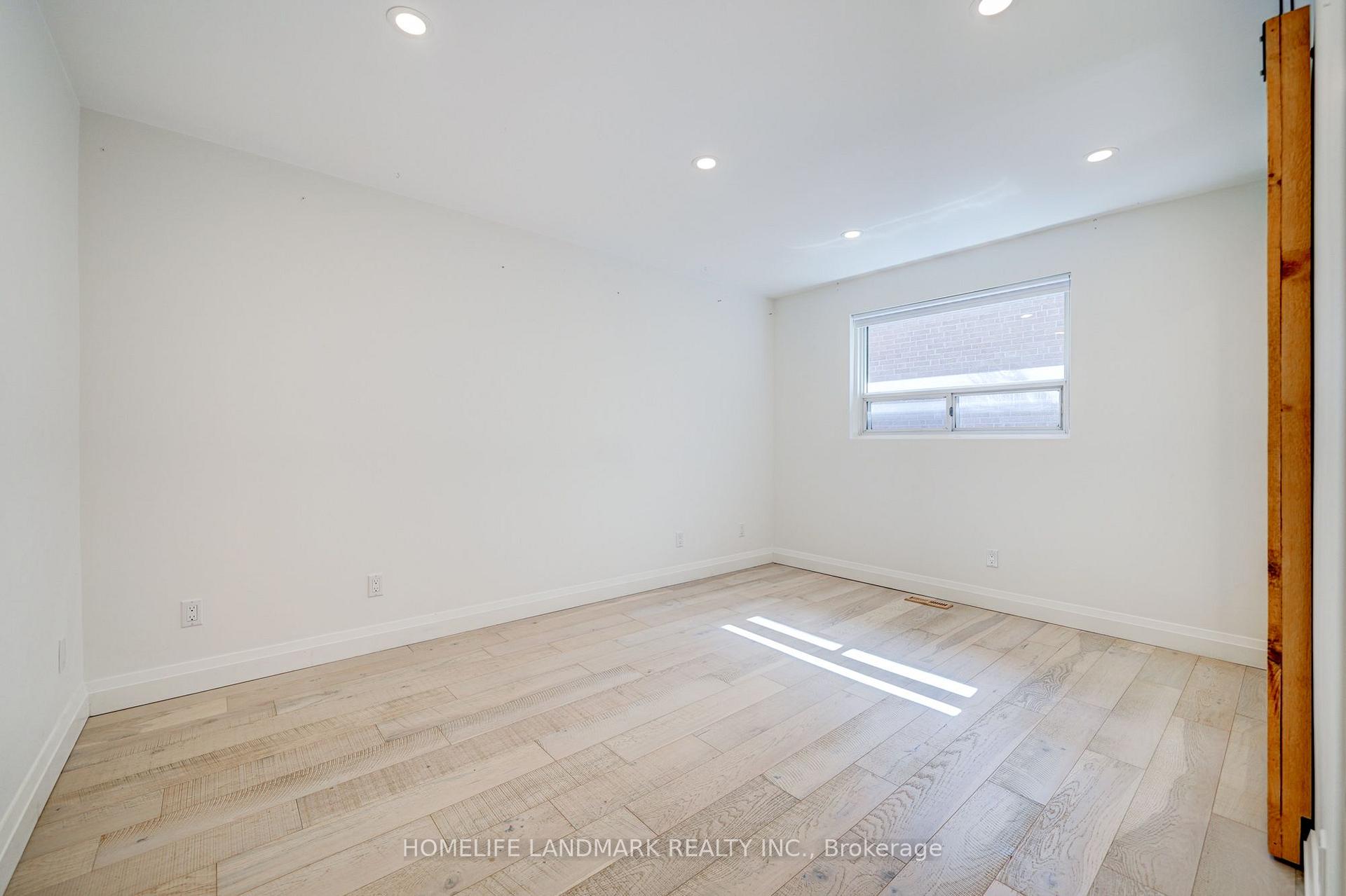 Photo 23 of 20 Goodview Road, North York, Don Valley Village — HOMEH
