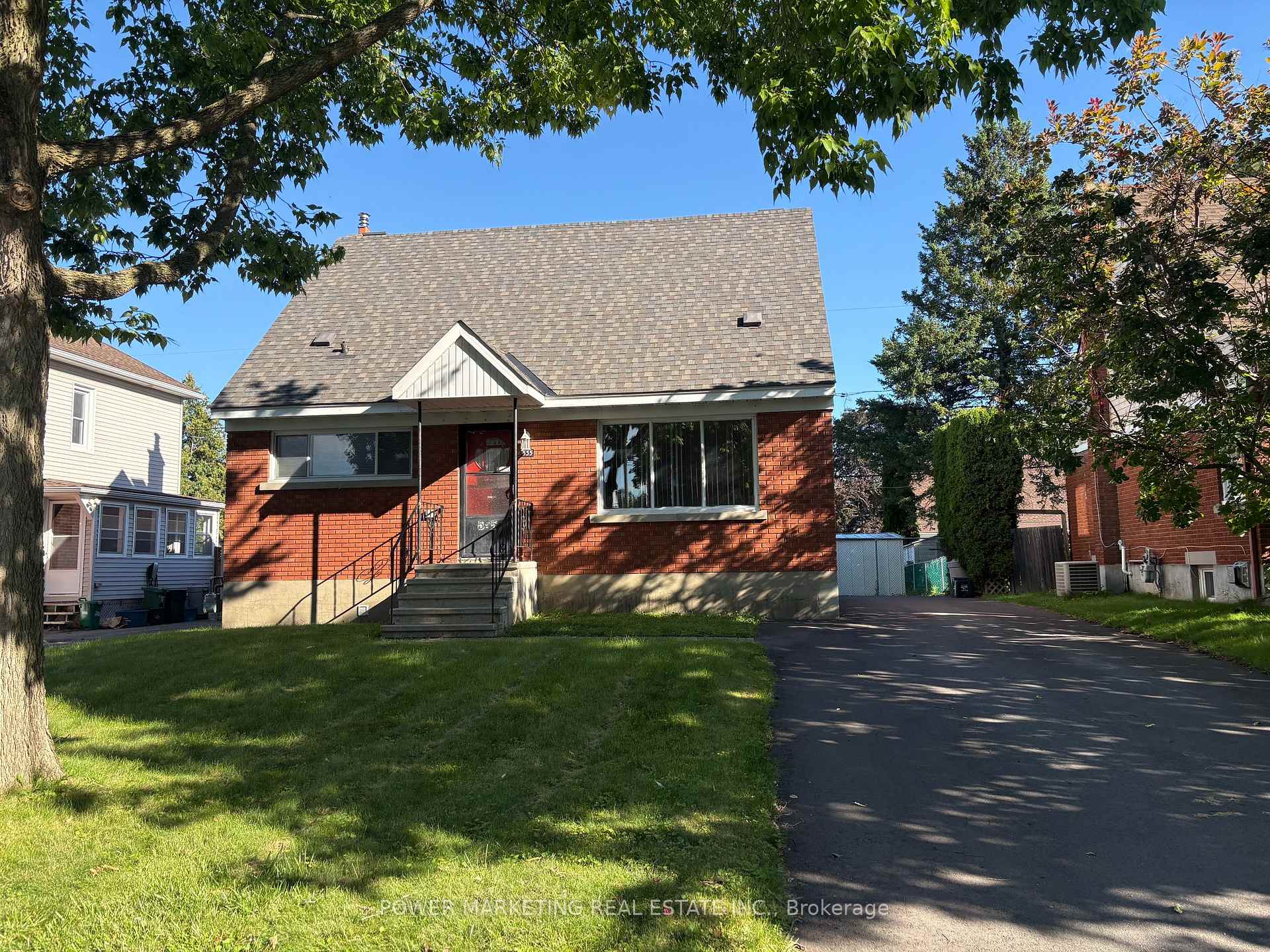 Photo 2 of 535 Dunbrack Street, Ottawa, Overbrook/Castle Heights — HOMEH