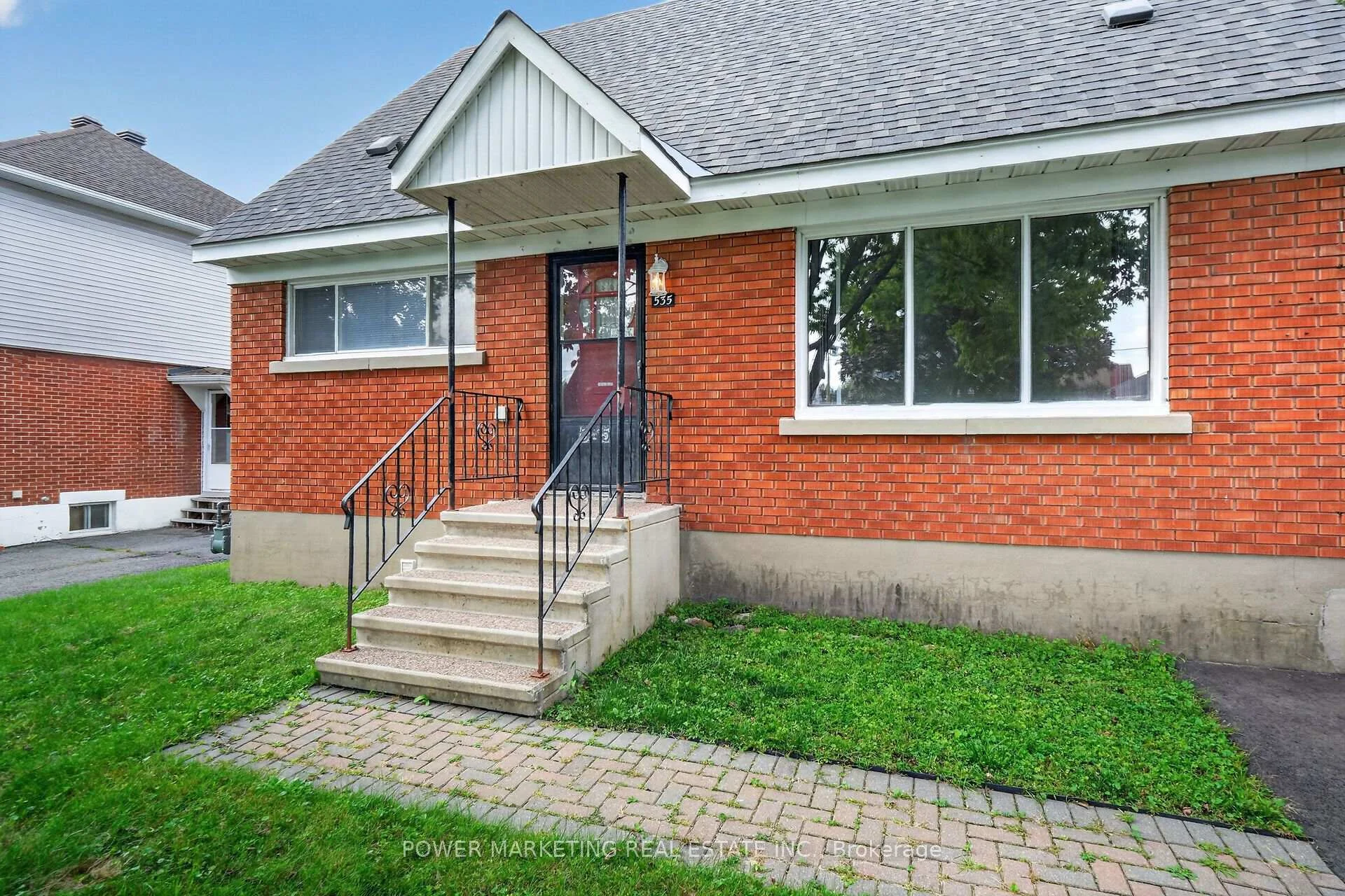 Photo 6 of 535 Dunbrack Street, Ottawa, Overbrook/Castle Heights — HOMEH