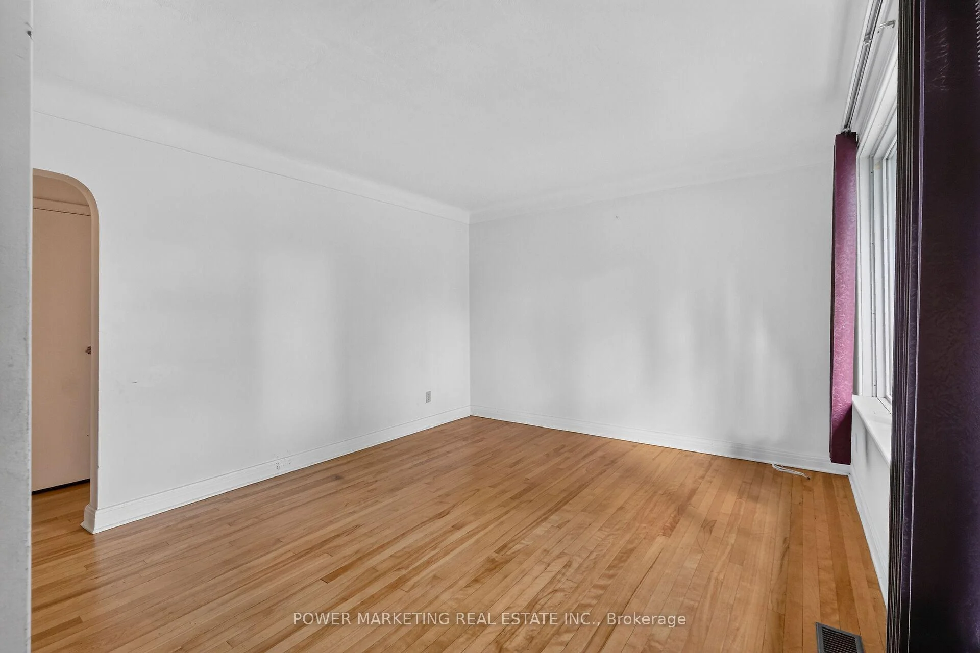 Photo 9 of 535 Dunbrack Street, Ottawa, Overbrook/Castle Heights — HOMEH