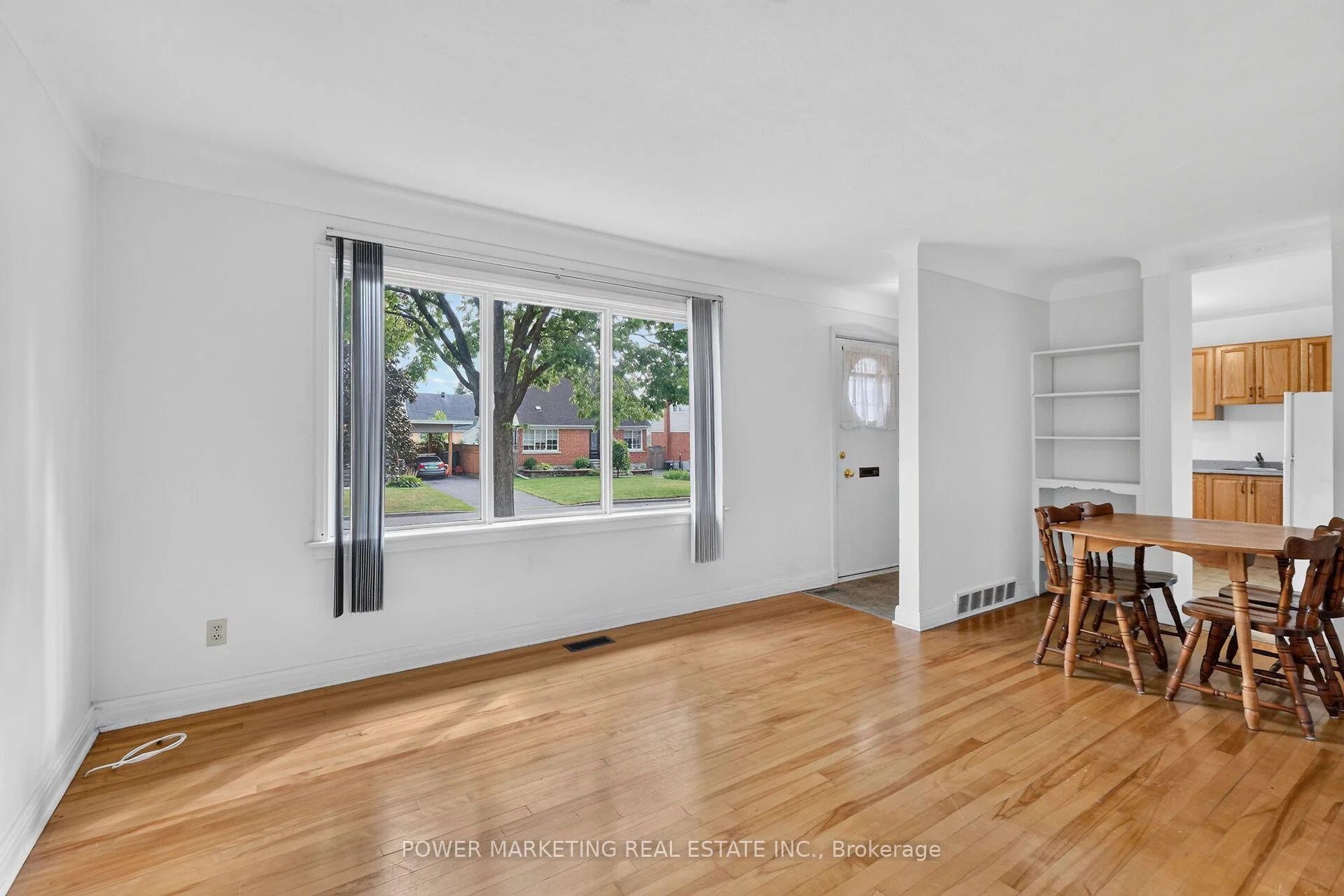Photo 11 of 535 Dunbrack Street, Ottawa, Overbrook/Castle Heights — HOMEH