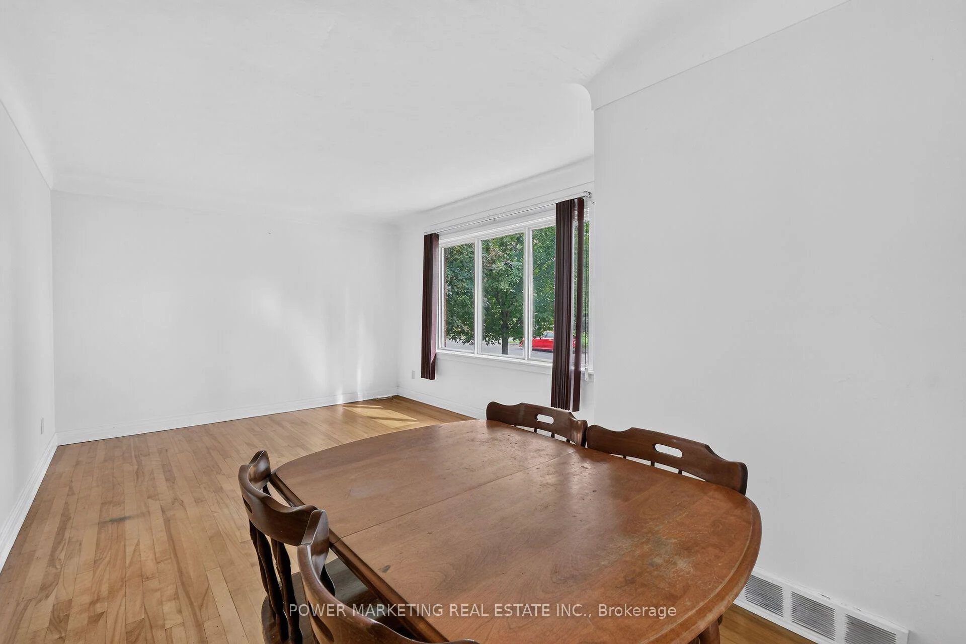 Photo 14 of 535 Dunbrack Street, Ottawa, Overbrook/Castle Heights — HOMEH