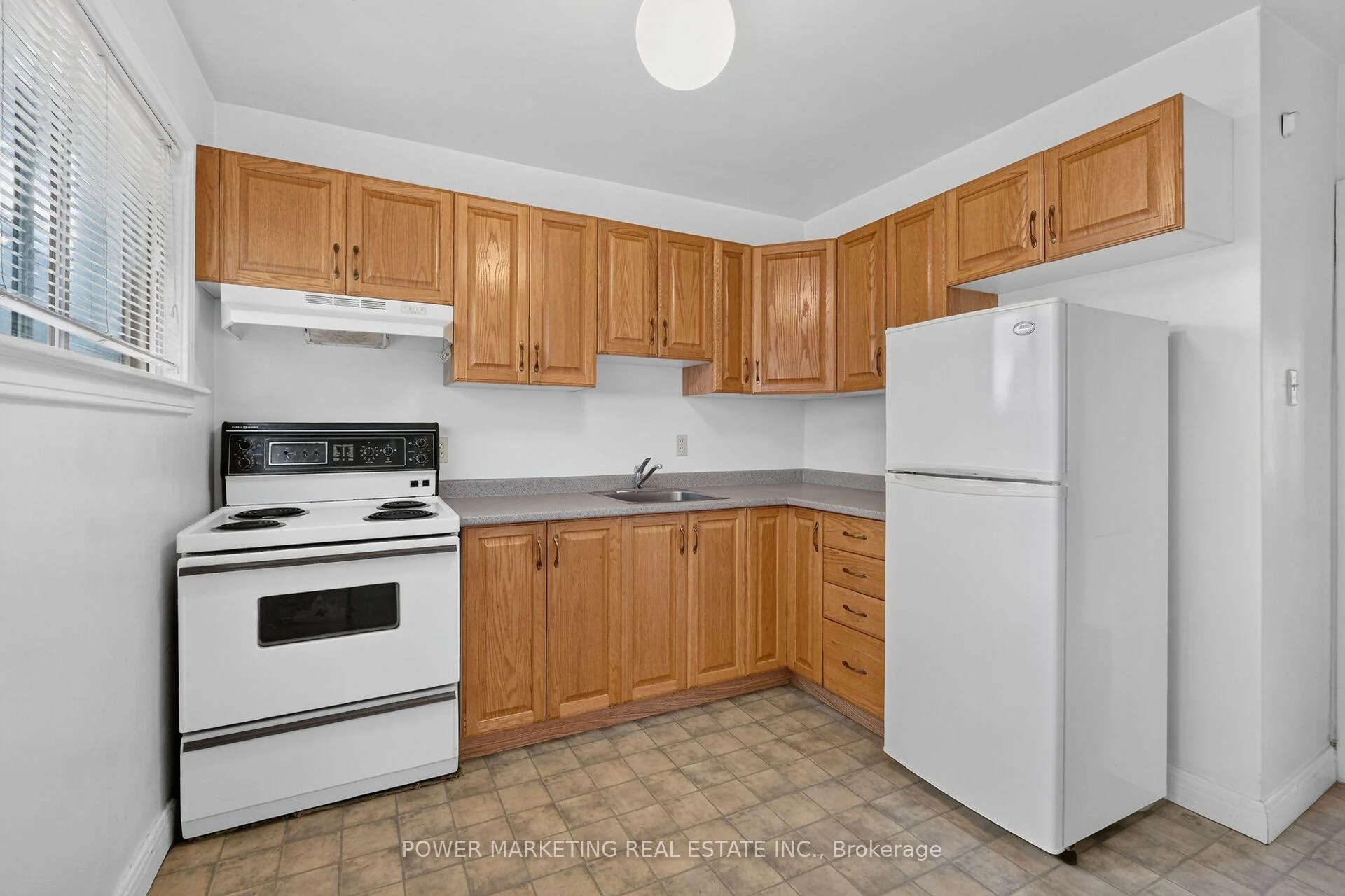 Photo 17 of 535 Dunbrack Street, Ottawa, Overbrook/Castle Heights — HOMEH