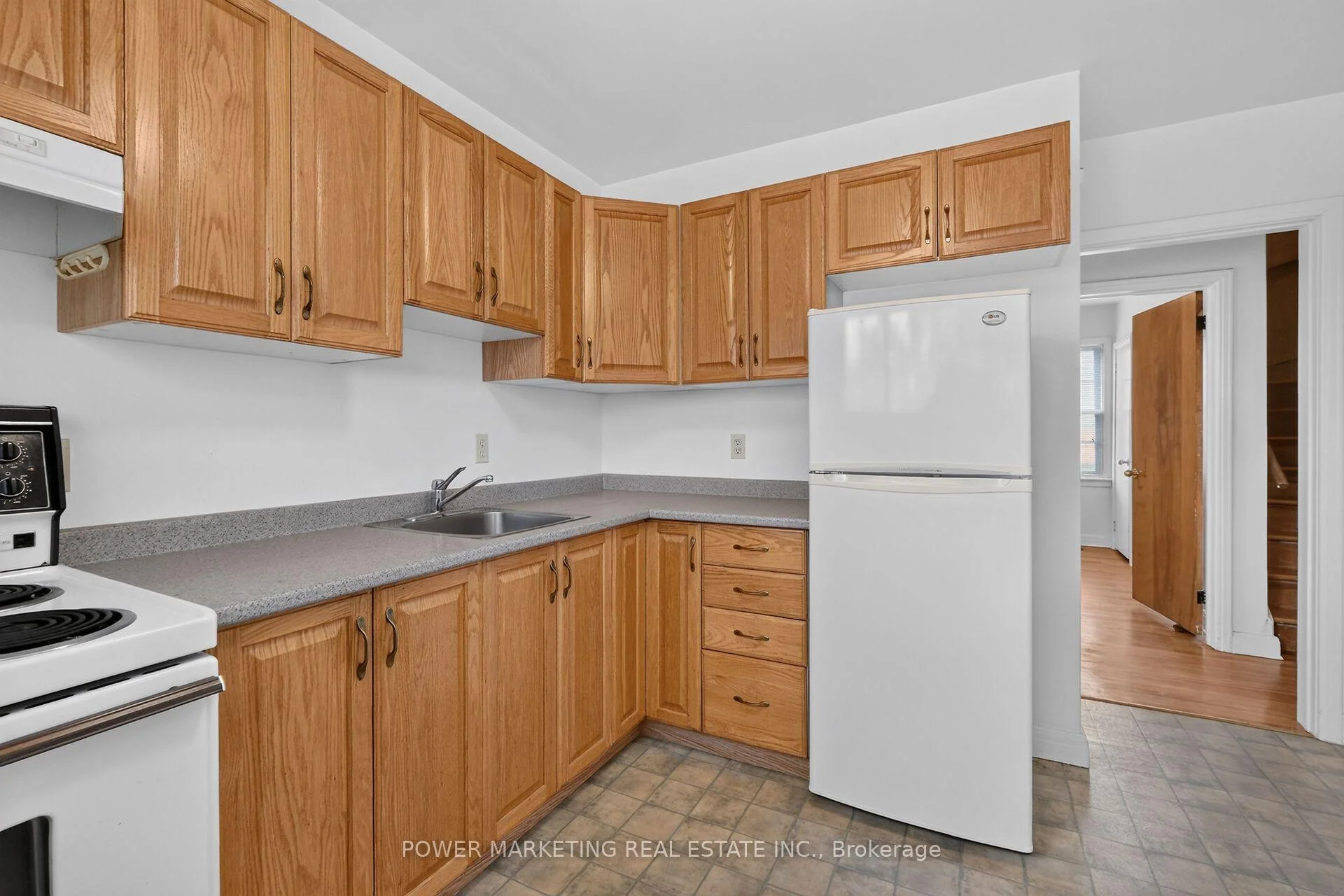 Photo 20 of 535 Dunbrack Street, Ottawa, Overbrook/Castle Heights — HOMEH
