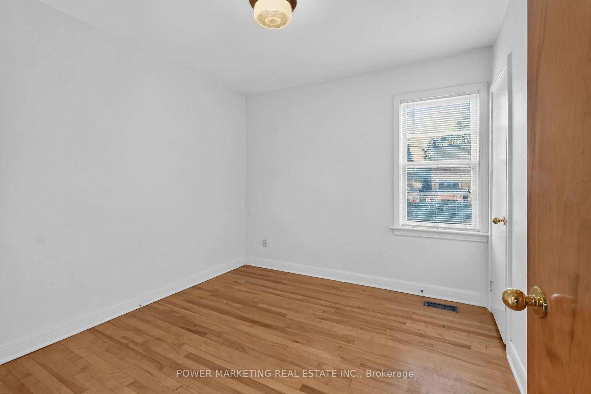 Photo 25 of 535 Dunbrack Street, Ottawa, Overbrook/Castle Heights — HOMEH