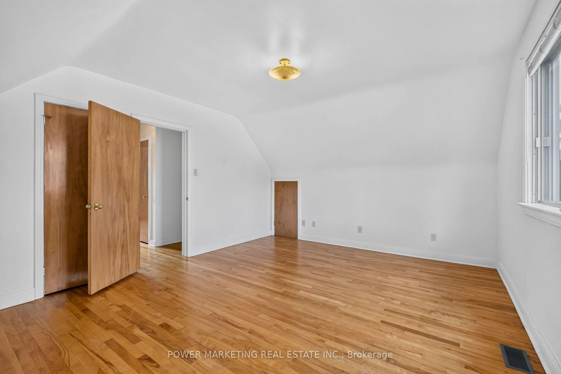 Photo 33 of 535 Dunbrack Street, Ottawa, Overbrook/Castle Heights — HOMEH