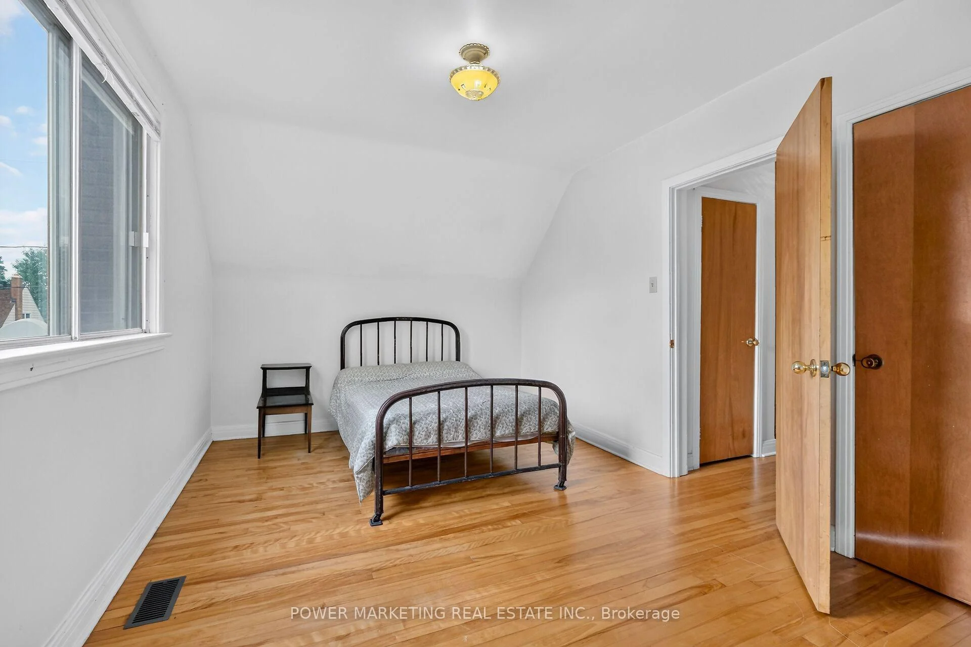Photo 35 of 535 Dunbrack Street, Ottawa, Overbrook/Castle Heights — HOMEH