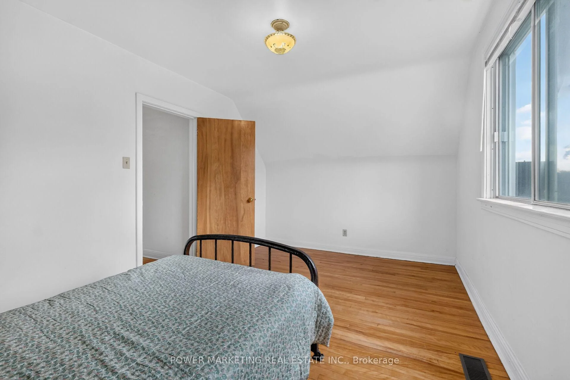 Photo 36 of 535 Dunbrack Street, Ottawa, Overbrook/Castle Heights — HOMEH