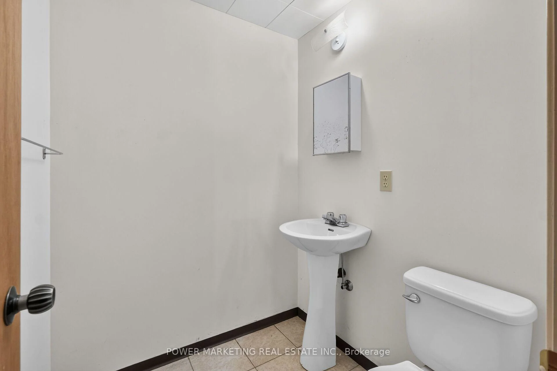 Photo 45 of 535 Dunbrack Street, Ottawa, Overbrook/Castle Heights — HOMEH