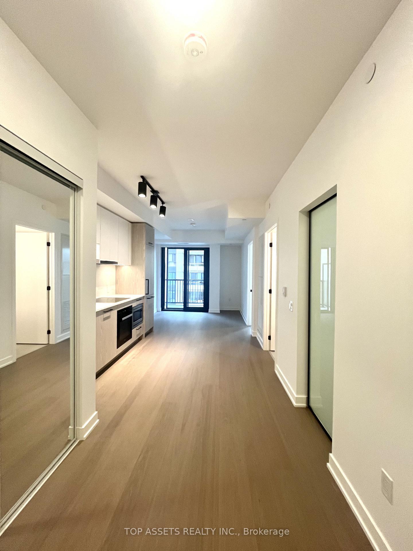 Photo 4 of Unit 1605, 91 Montclair Avenue S, Toronto, Forest Hill South — HOMEH