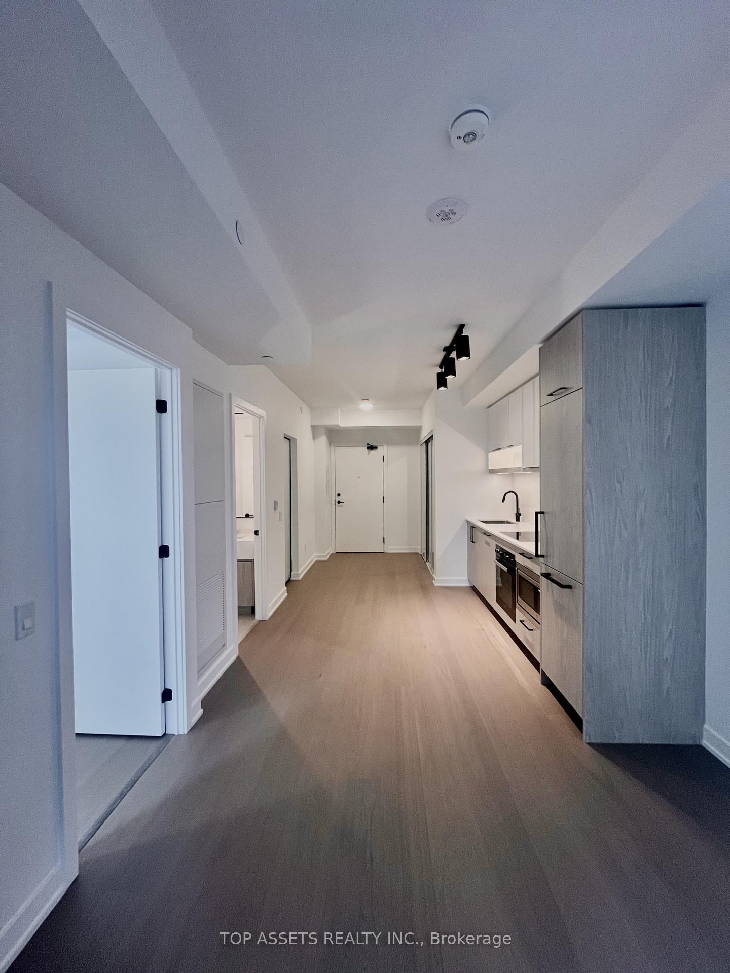 Photo 5 of Unit 1605, 91 Montclair Avenue S, Toronto, Forest Hill South — HOMEH