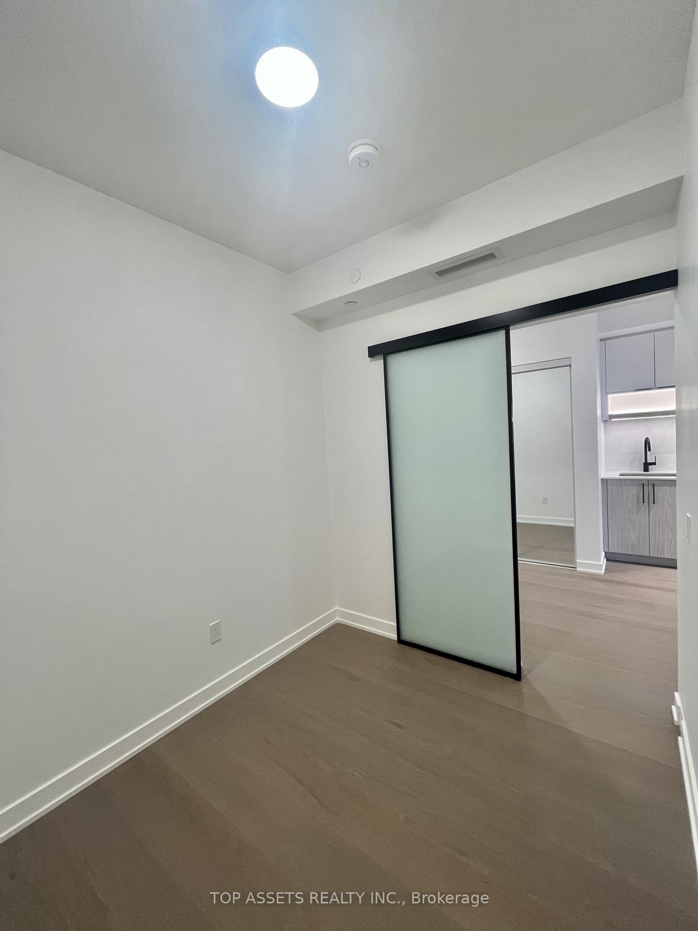 Photo 7 of Unit 1605, 91 Montclair Avenue S, Toronto, Forest Hill South — HOMEH