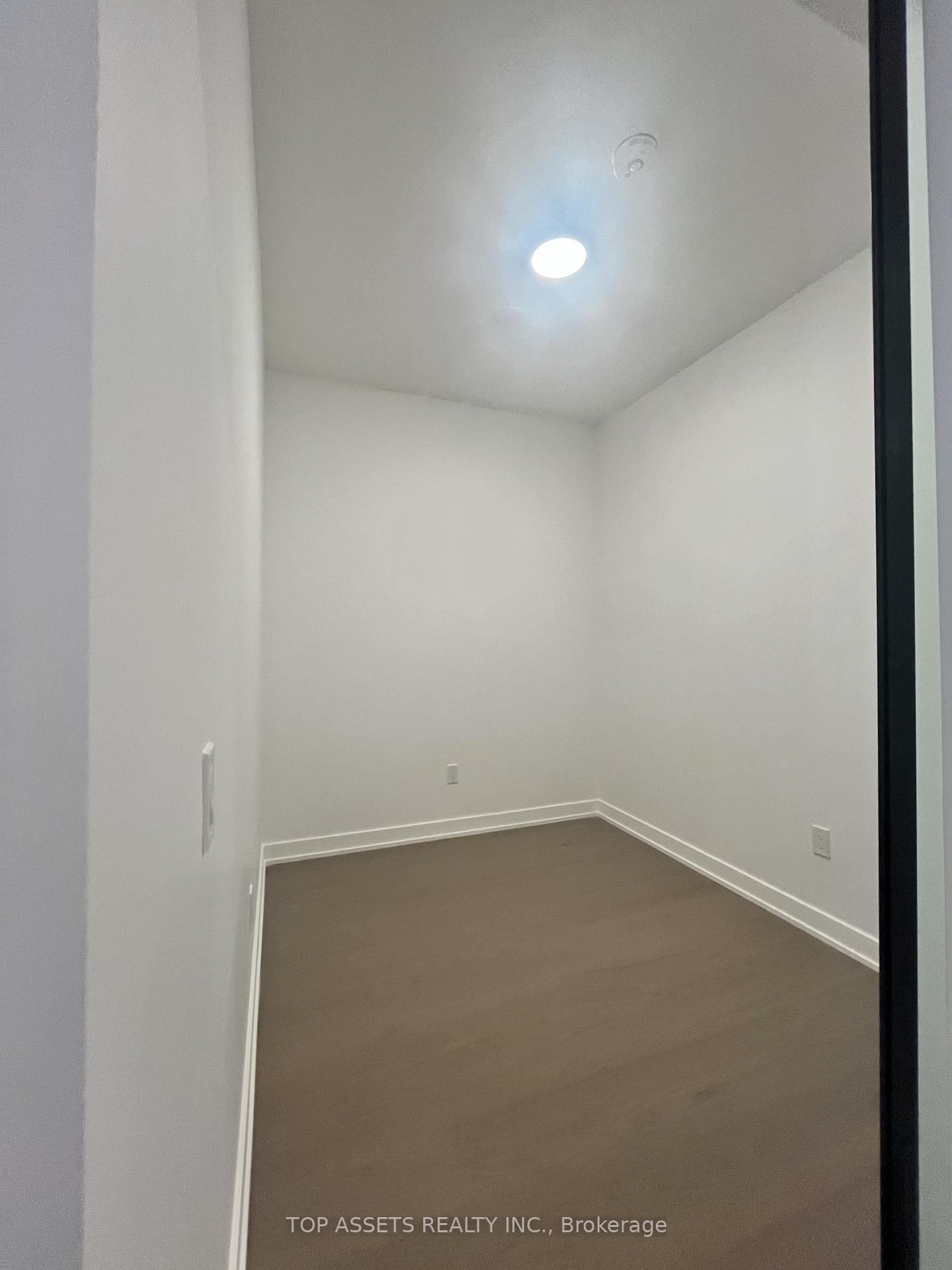 Photo 8 of Unit 1605, 91 Montclair Avenue S, Toronto, Forest Hill South — HOMEH