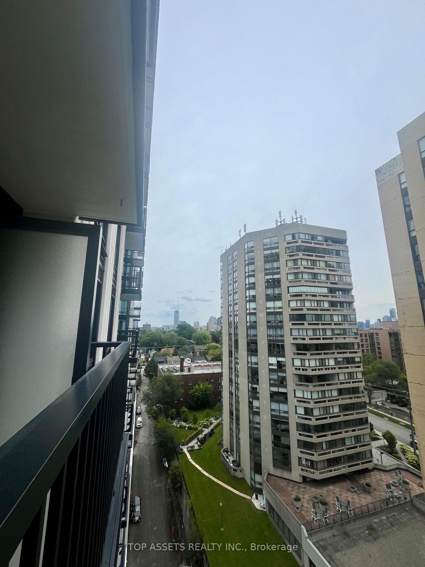 Photo 14 of Unit 1605, 91 Montclair Avenue S, Toronto, Forest Hill South — HOMEH