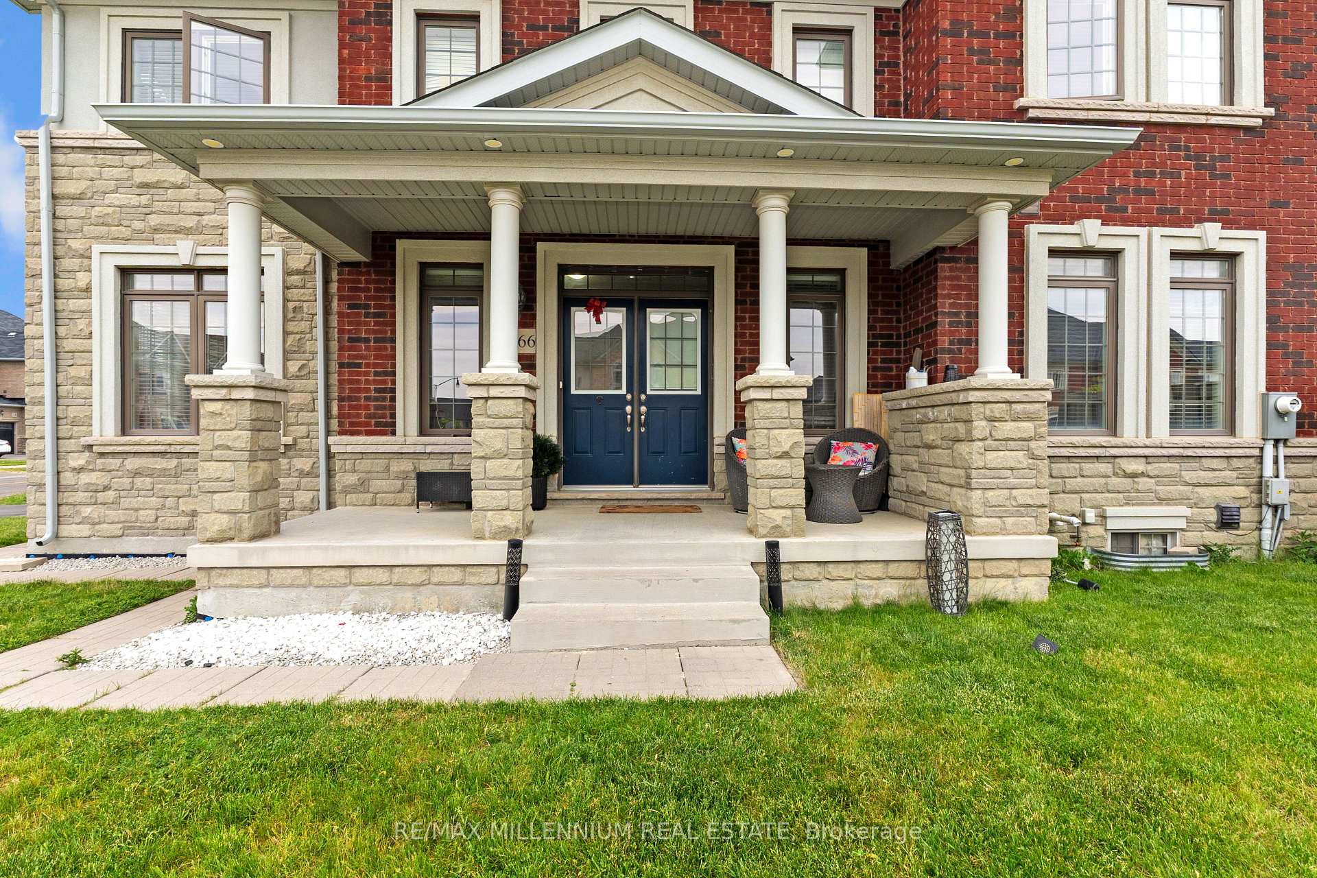 Photo 5 of 366 Remembrance Road, Brampton, Northwest Brampton — HOMEH