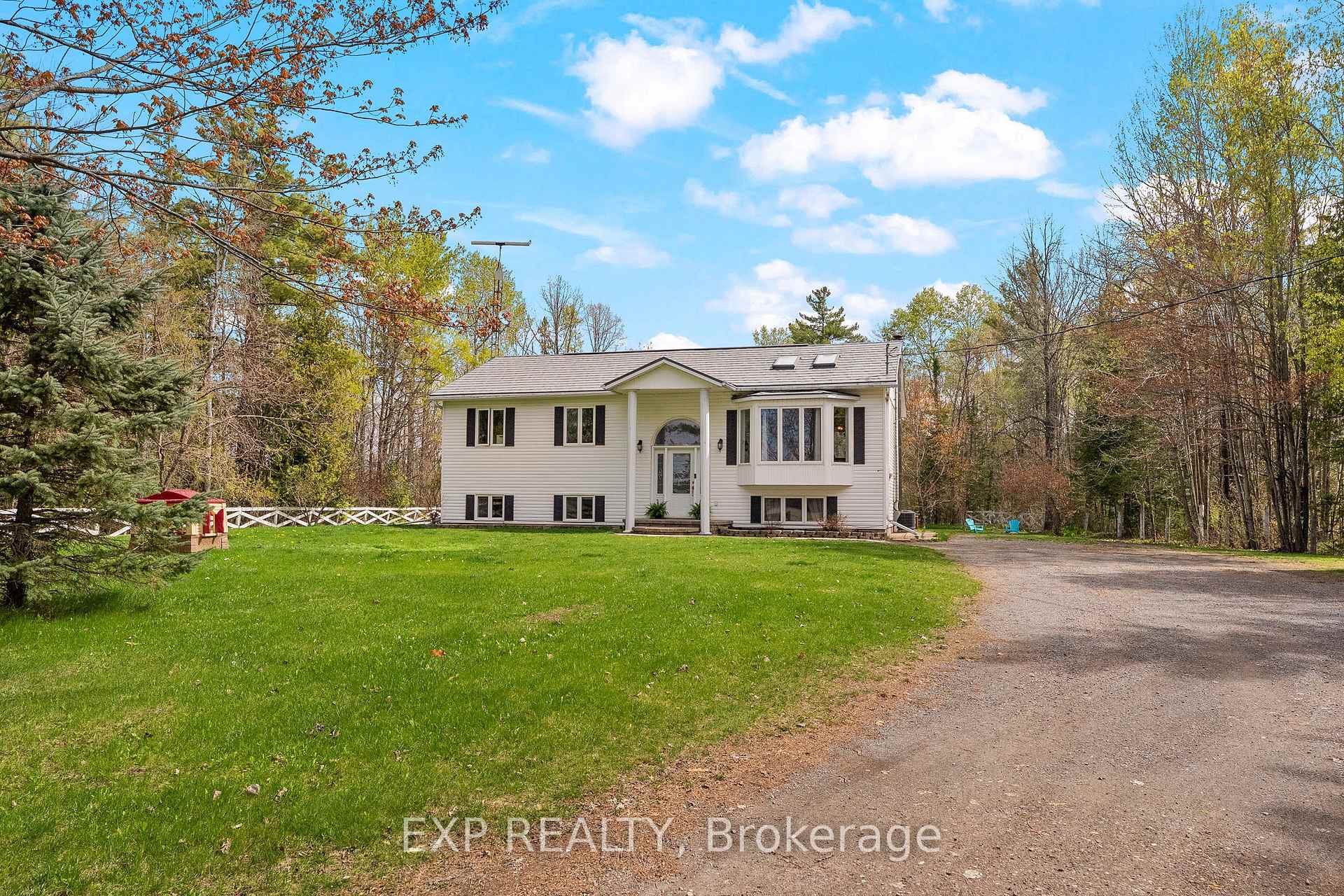 Photo 1 of 1348 Scheel Drive, McNab/Braeside, Mcnab/Braeside Twps — HOMEH